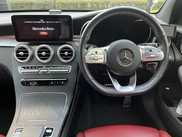 GLC220ｄ 4マチック AMGライン 後期 ワンオーナー レザーＥＸＣパッケージ 赤×黒革車両画像08