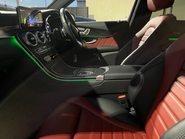 GLC220ｄ 4マチック AMGライン 後期 ワンオーナー レザーＥＸＣパッケージ 赤×黒革車両画像15