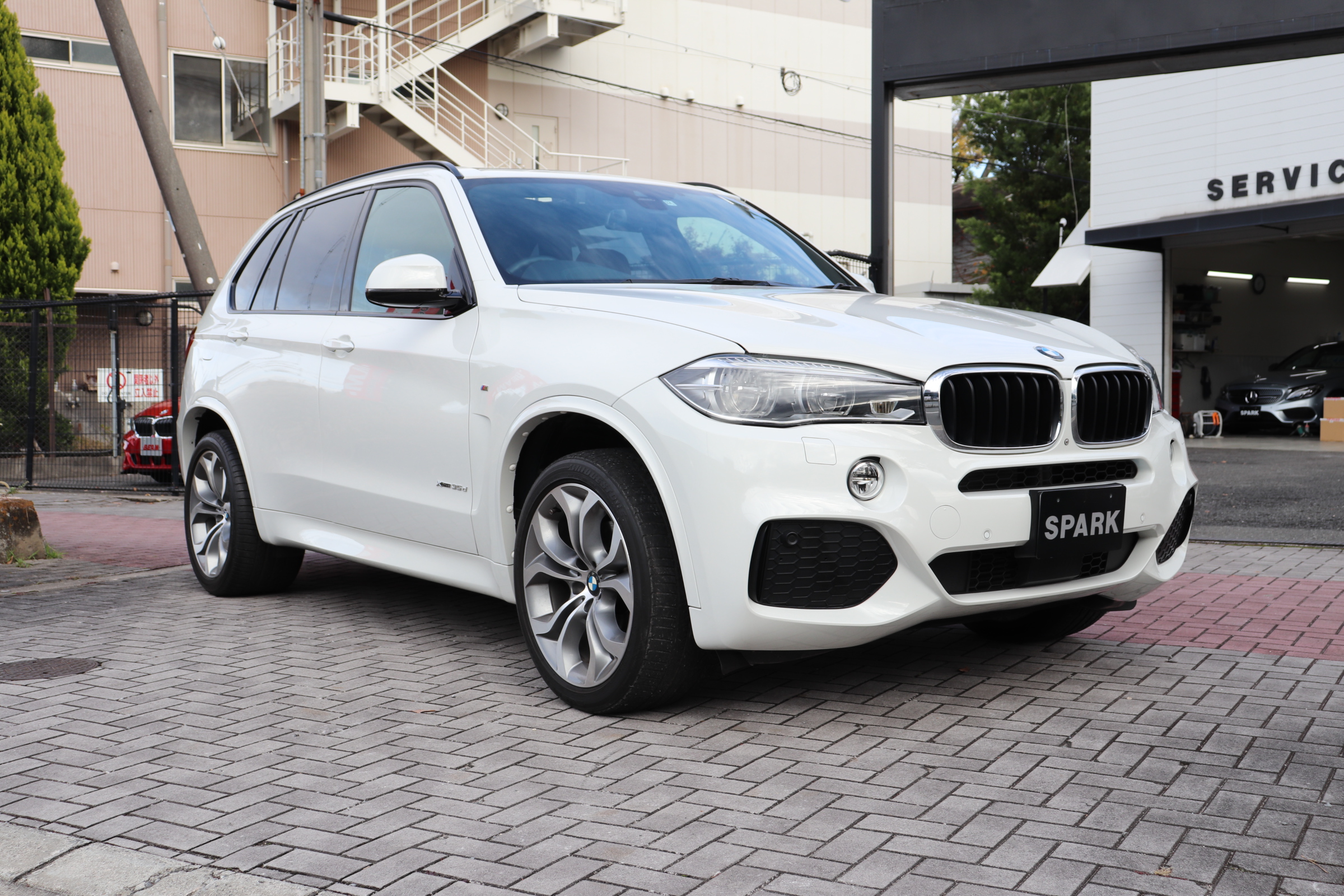 X5 xDrive35d Mスポーツ セレクトパッケージ アダプティブＬＥＤライト パノラマサンルーフ サラウンドビュー車両画像04