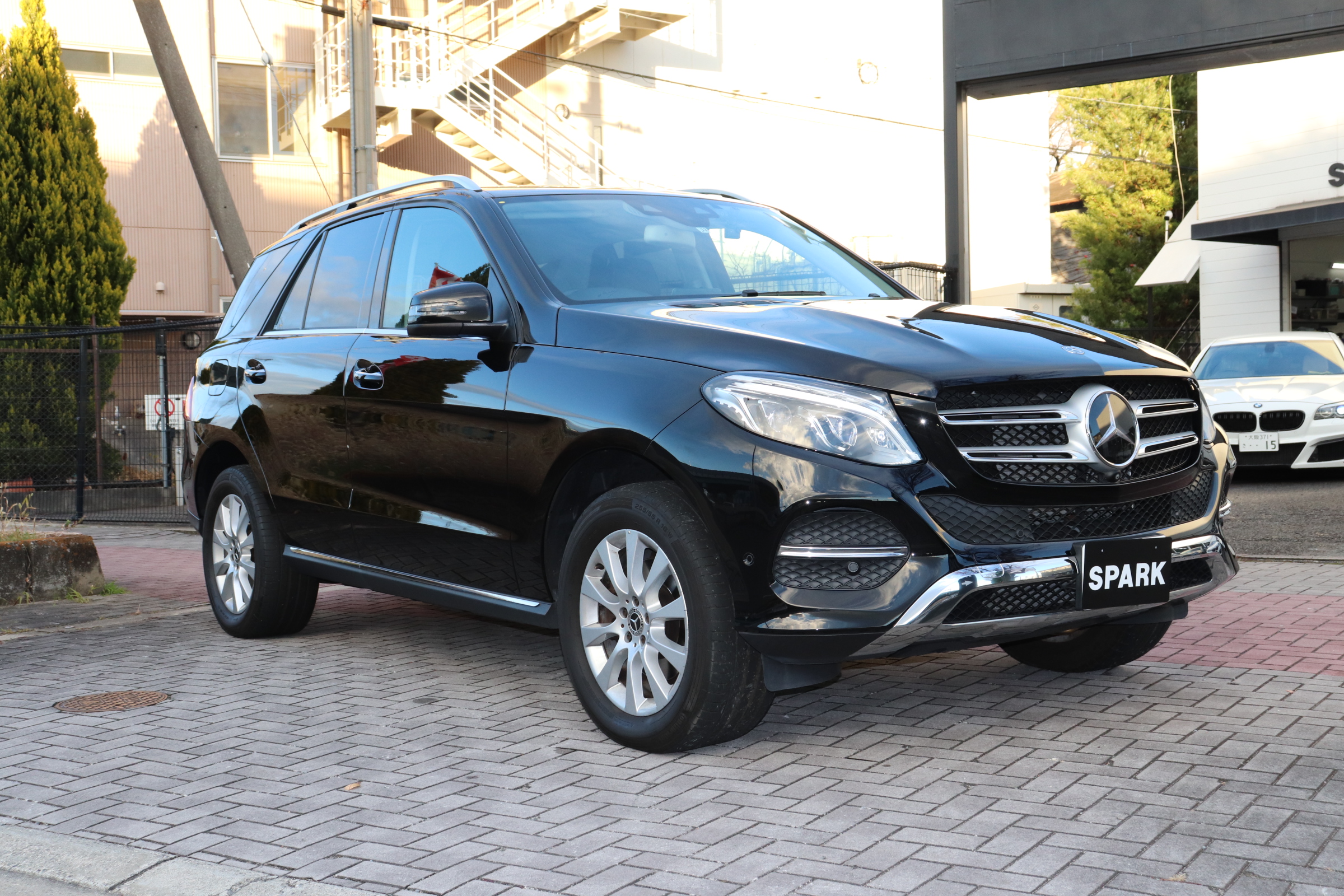 GLE350d 4マチック本革仕様 4WD ワンオーナー　レーダークルーズ車両画像03