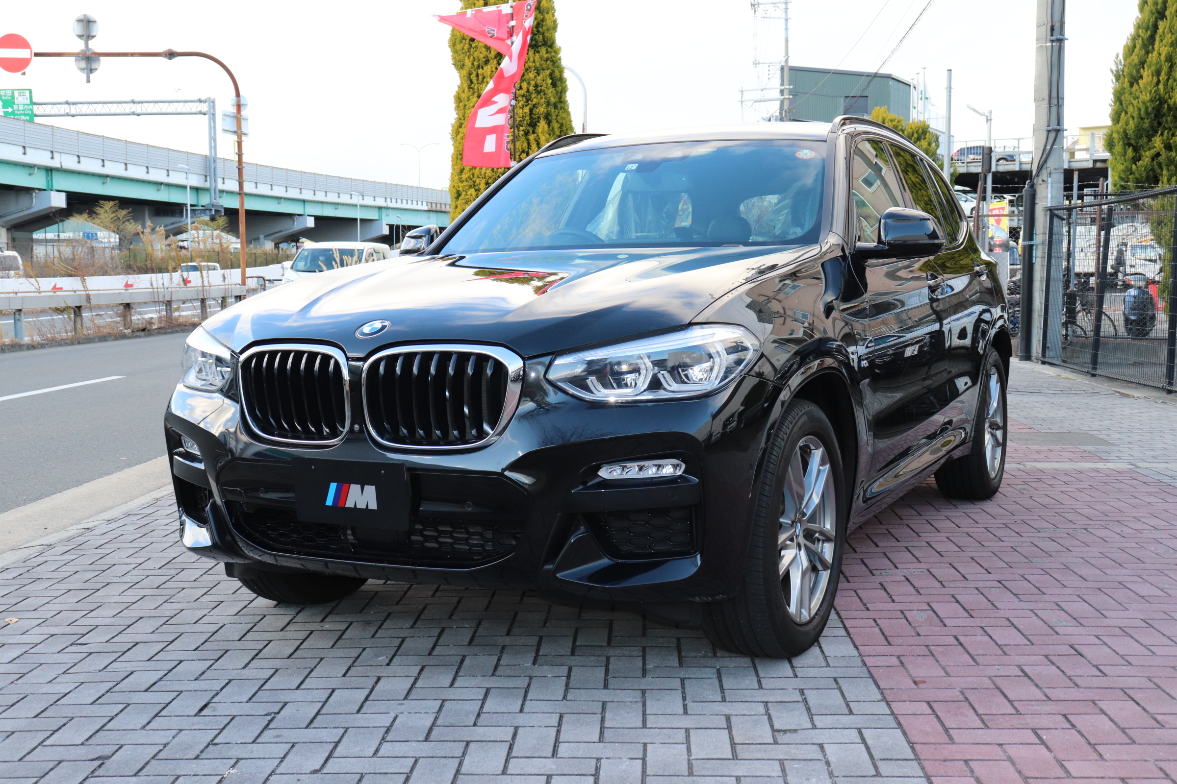 X3 xDrive20d Mスポーツ 4WD ワイヤレス充電 オートリアゲート車両画像01