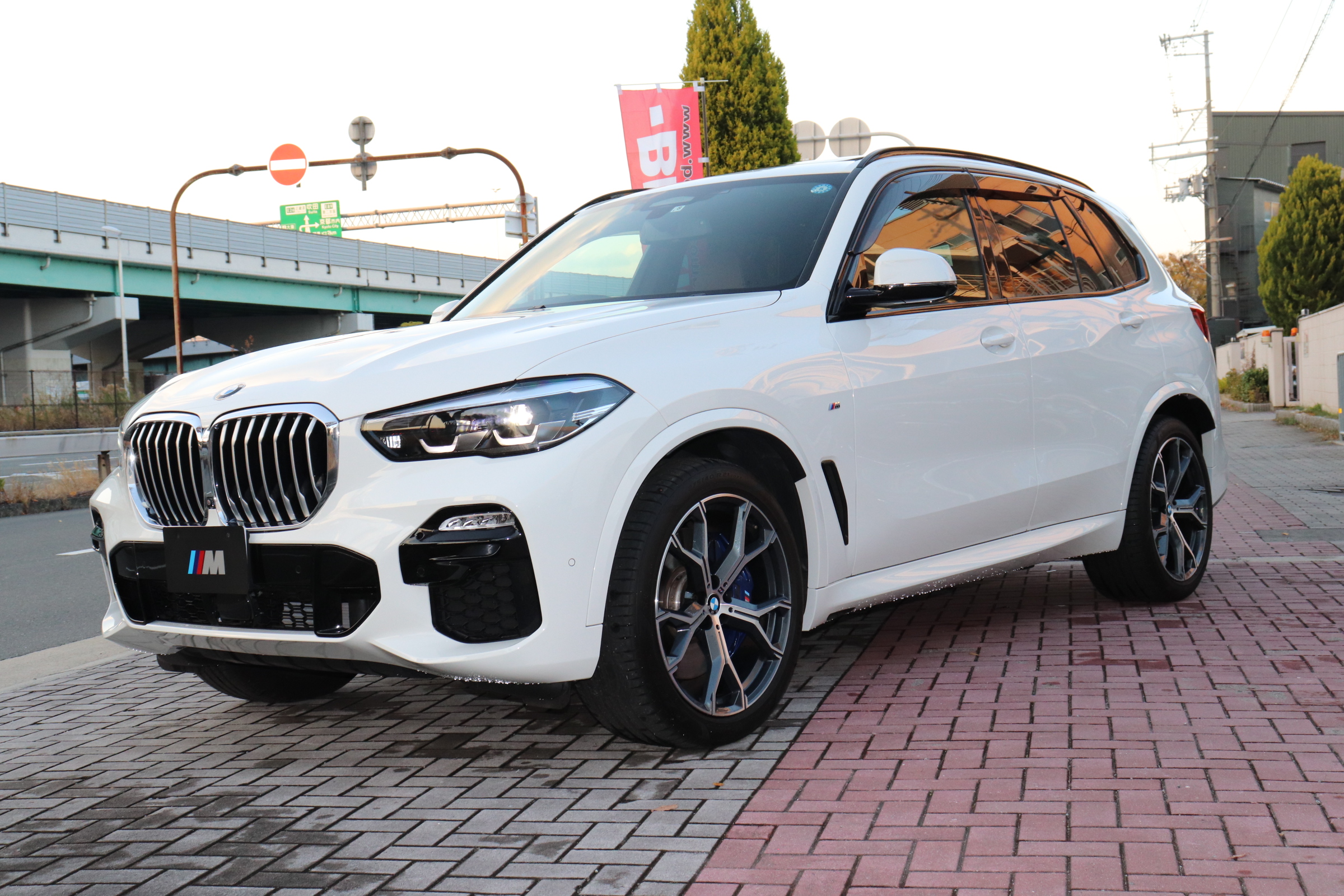 X5 xDrive35d Mスポーツ スカイラウンジＳＲ ワンオナ コンフォート＆プラスＰ車両画像08