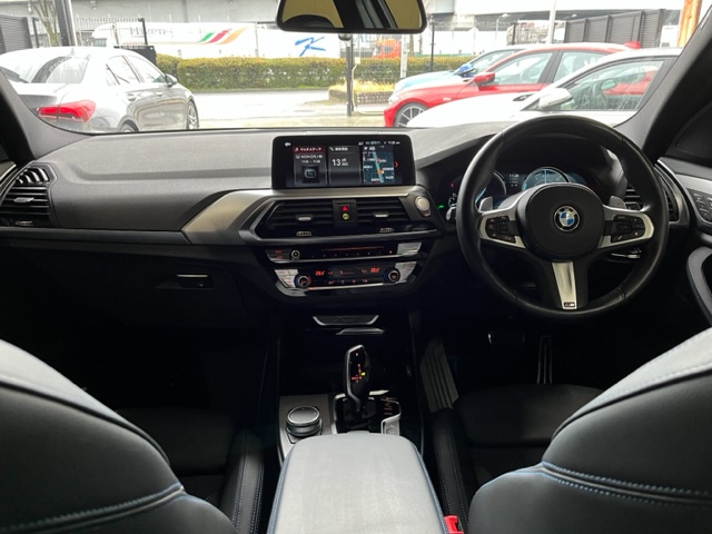 X3 xDrive20d Mスポーツ 4WD ワンオーナー ワイヤレス充電 オートリアゲート シートヒーター車両画像11