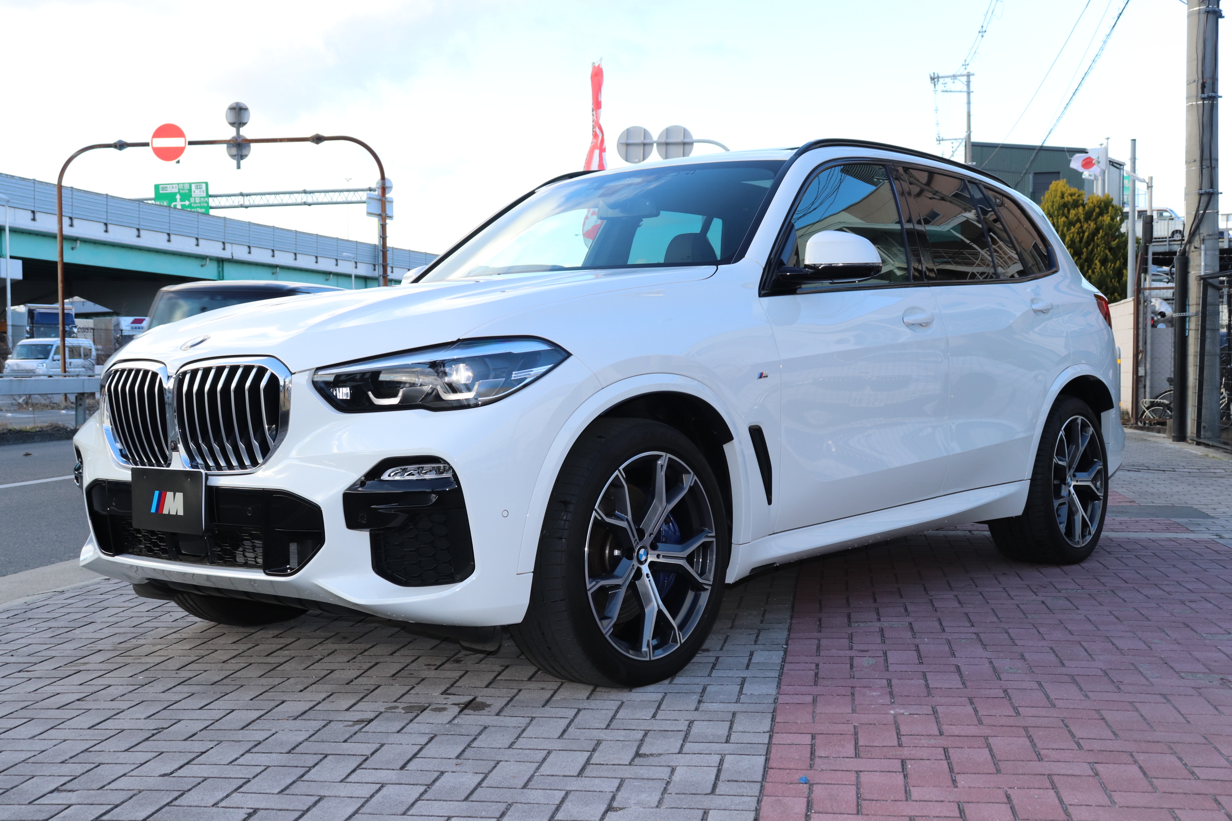 X5 xDrive 35d Mスポーツ パノラマSR 黒革 OP21インチホイール HUD車両画像09