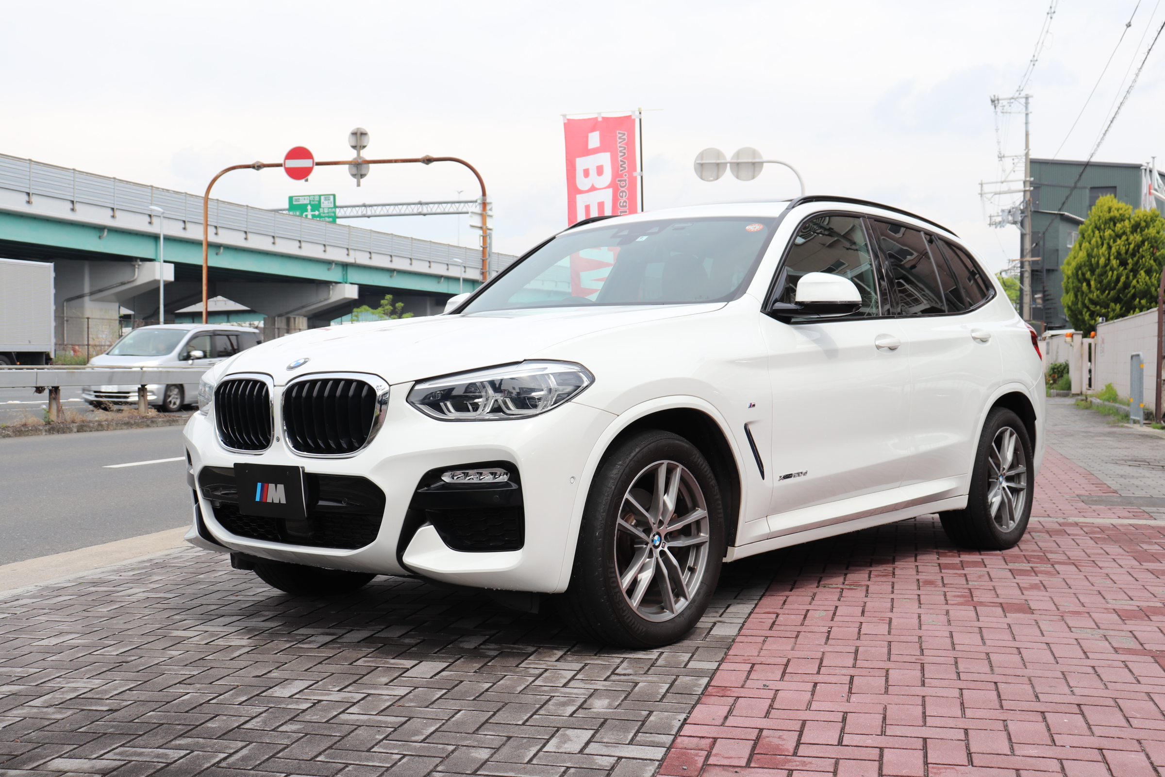 X3 xDrive20d Mスポーツ ワンオナ パノラマSR 黒革 アンビエントライト車両画像09