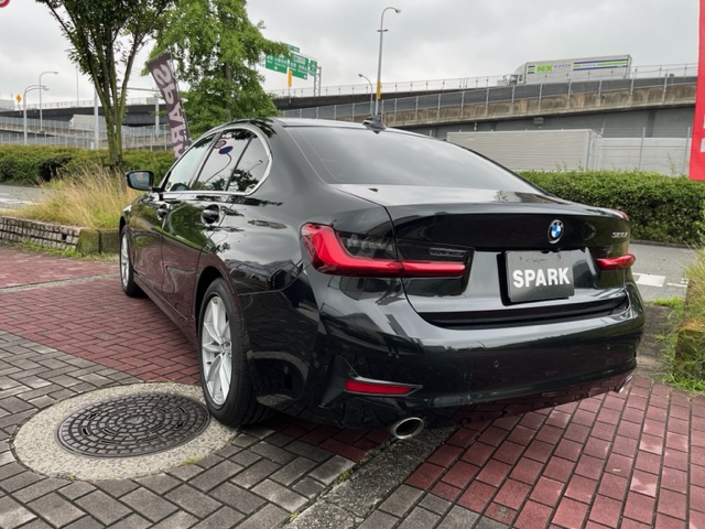 320i 首都圏100台限定ピュアエレガンス モカレザー シートヒーター オートトランク 全周囲カメラ車両画像06