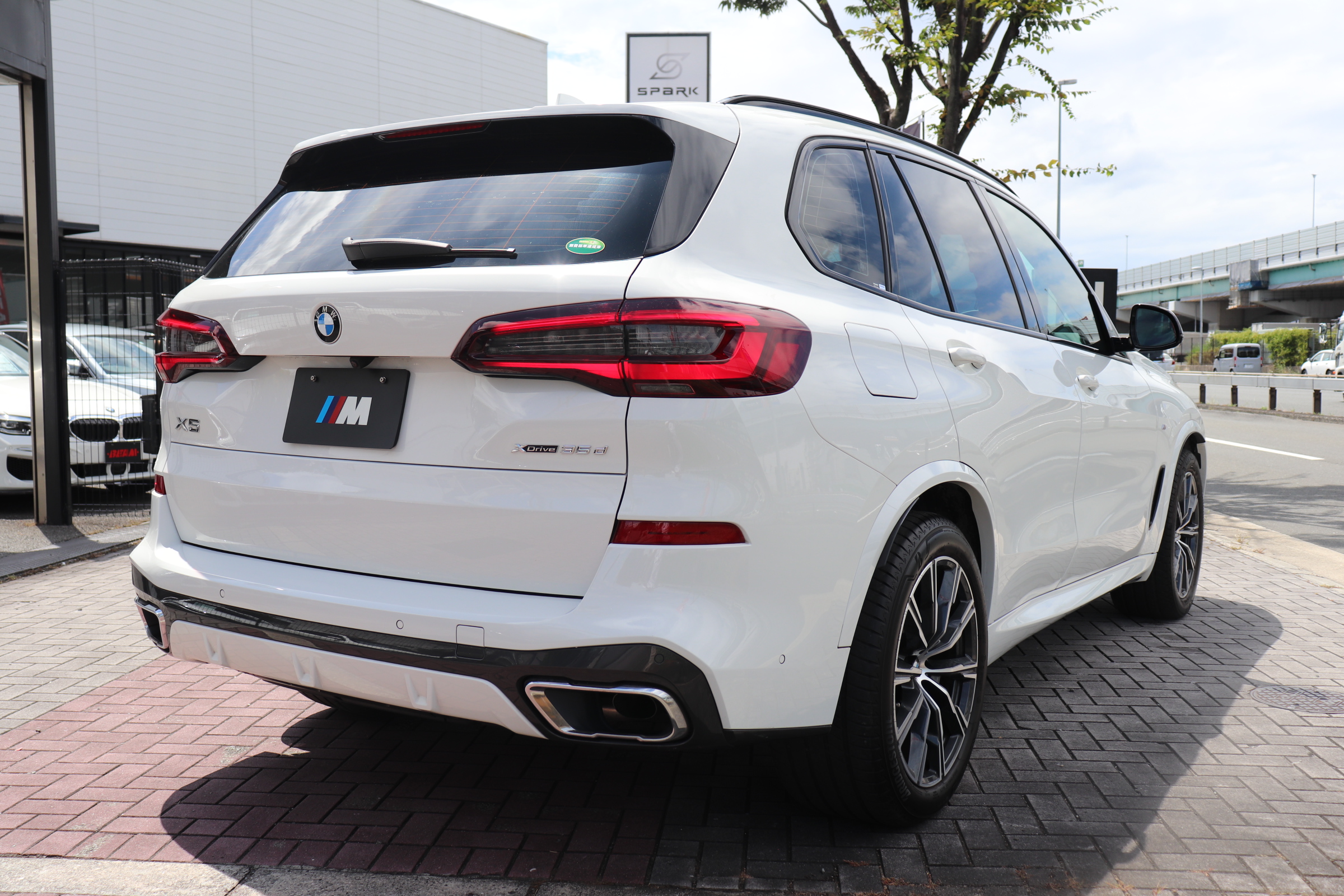 X5 xDrive 35d Mスポーツ プラスパッケージ サンルーフ ハーマンカードン車両画像04