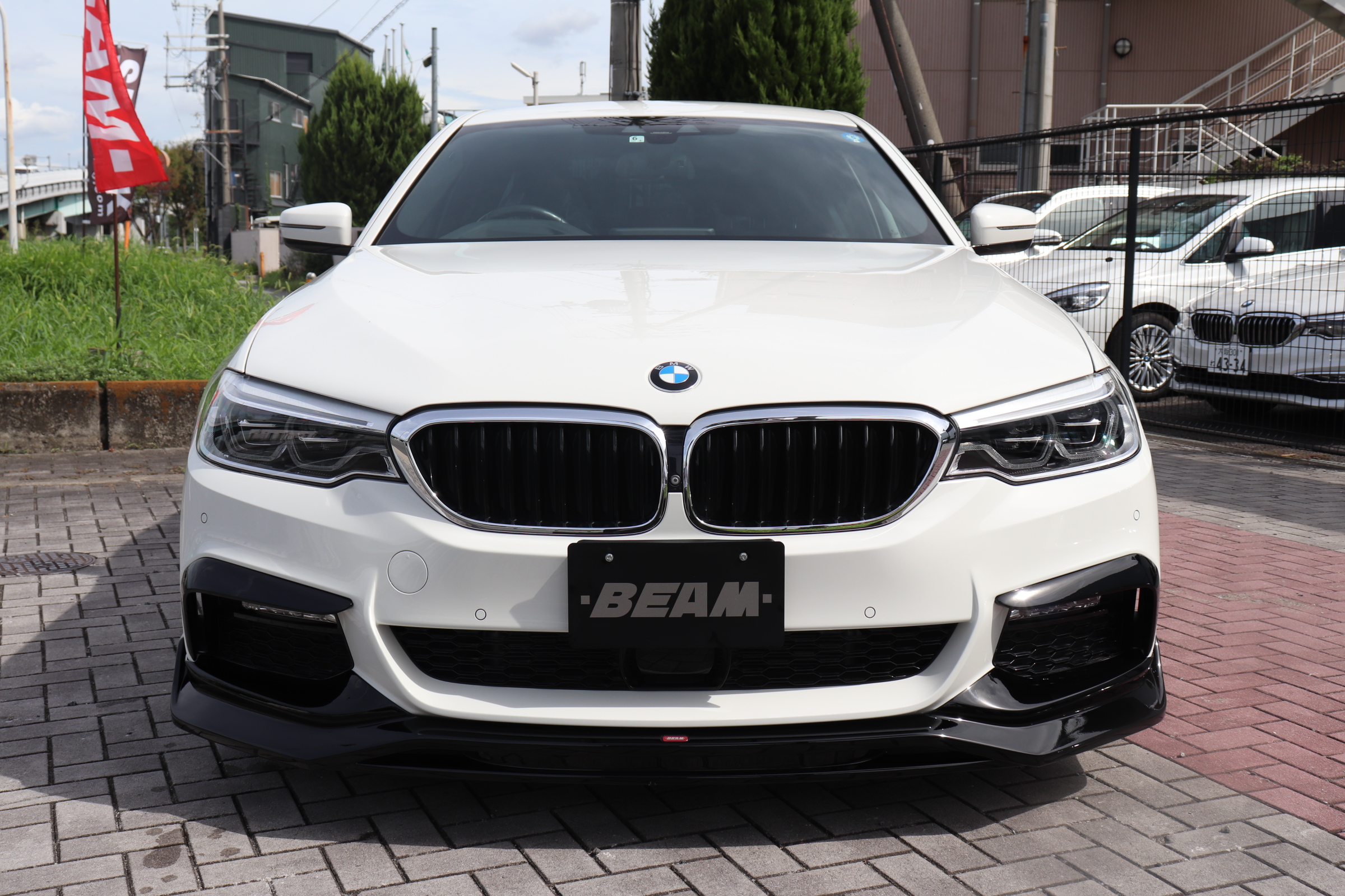 530e iパフォーマンス MスポーツBEAMコンプリートカー 黒革 ワイヤレス充電車両画像02