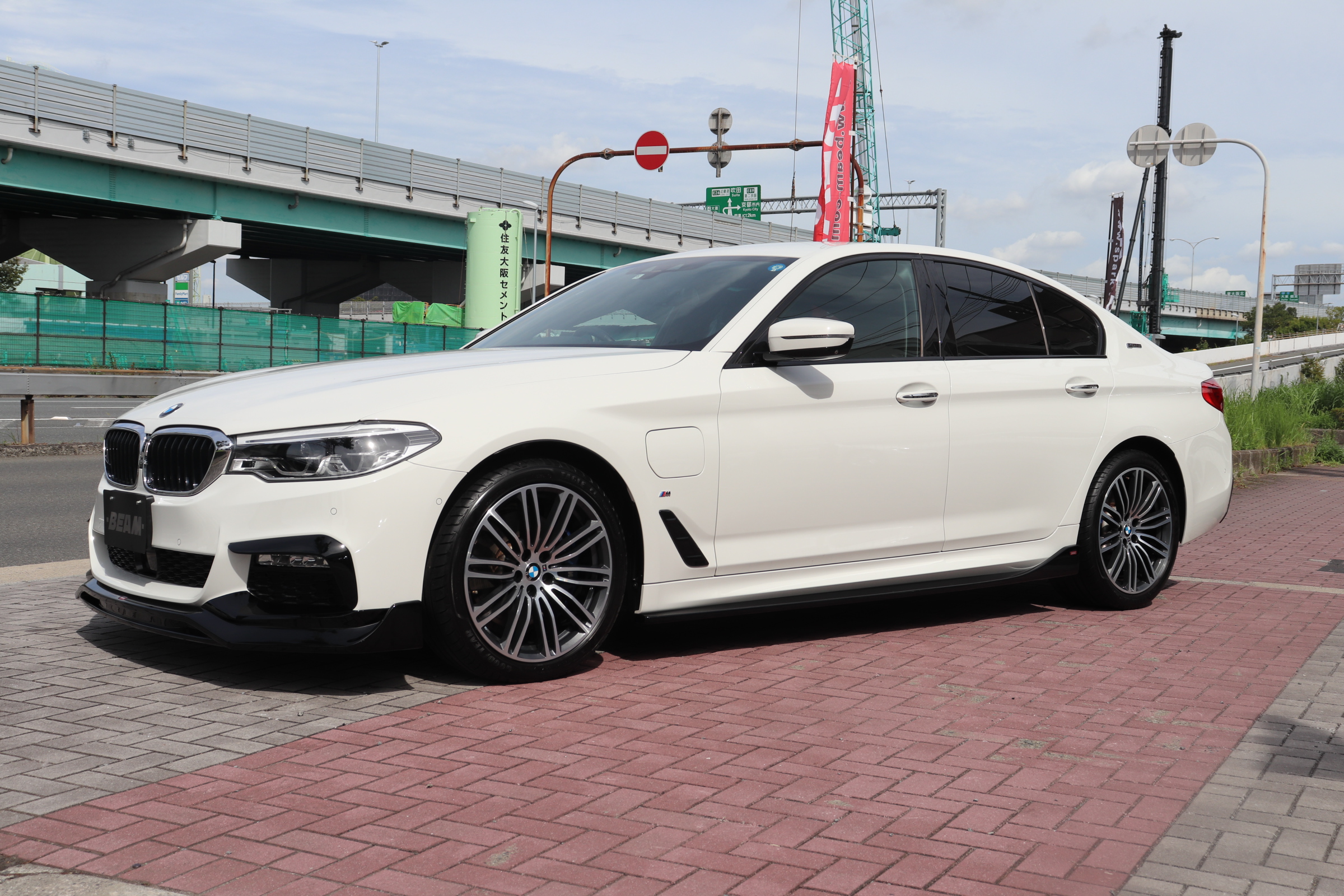 530e iパフォーマンス MスポーツBEAMコンプリートカー 黒革 ワイヤレス充電車両画像08