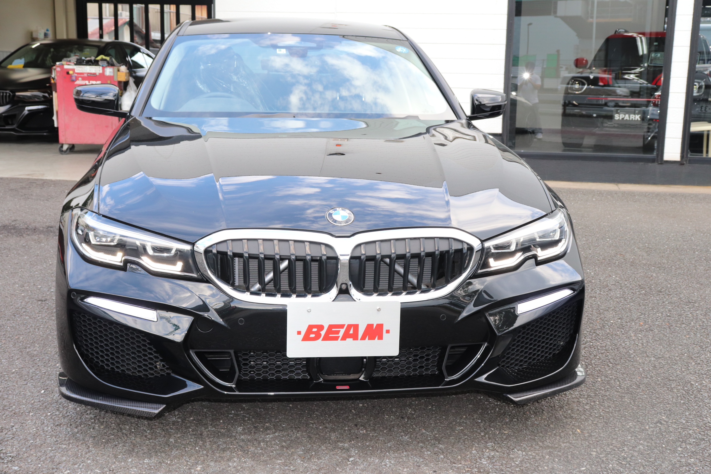 320d xDrive ハイライン BEAMコンプリートカー ブラックレザー 360度カメラ車両画像02