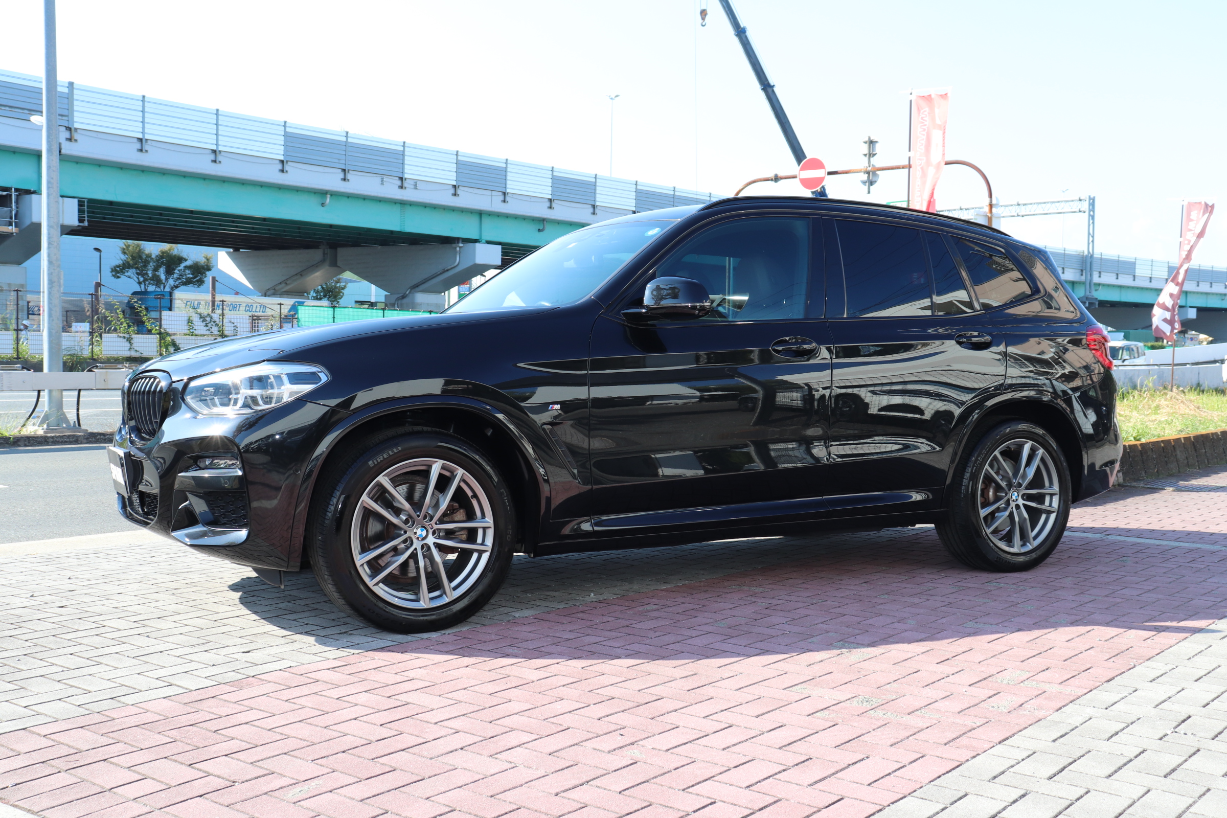 X3 xDrive20d Mスポーツ ブラウンレザー ライブコックピット HUD 黒グリル車両画像08