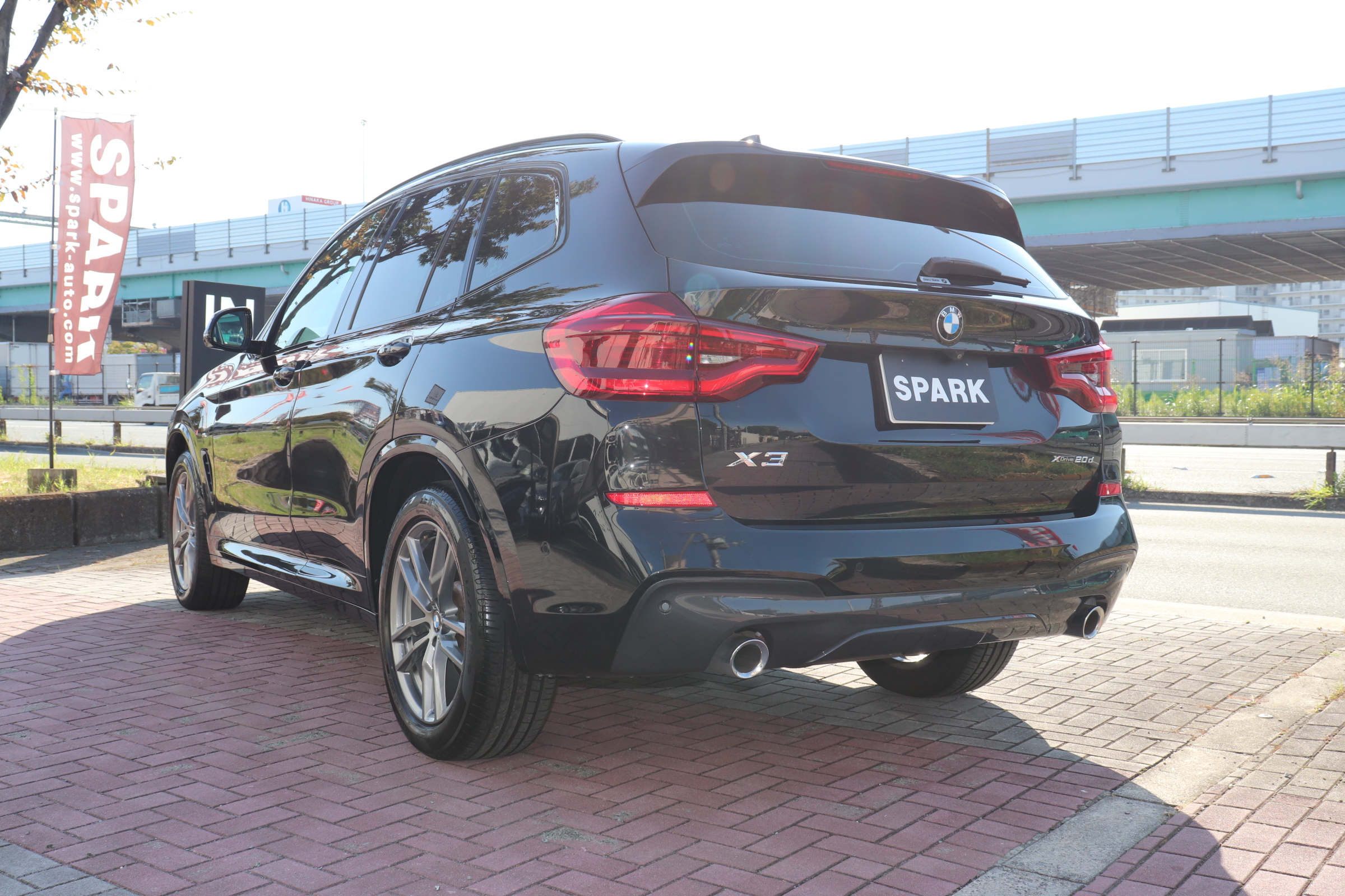 X3 xDrive20d Mスポーツ ブラウンレザー ライブコックピット HUD 黒グリル車両画像07