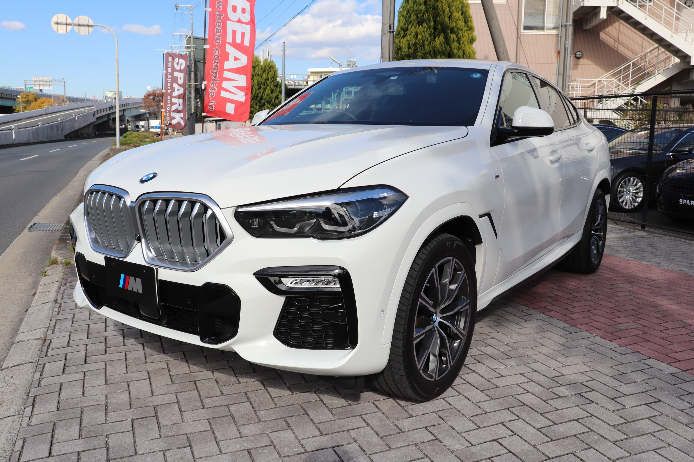 X6 xDrive35d Mスポーツ コンフォート＆プラスパッケージ パノラマSR 黒革 HUDの画像