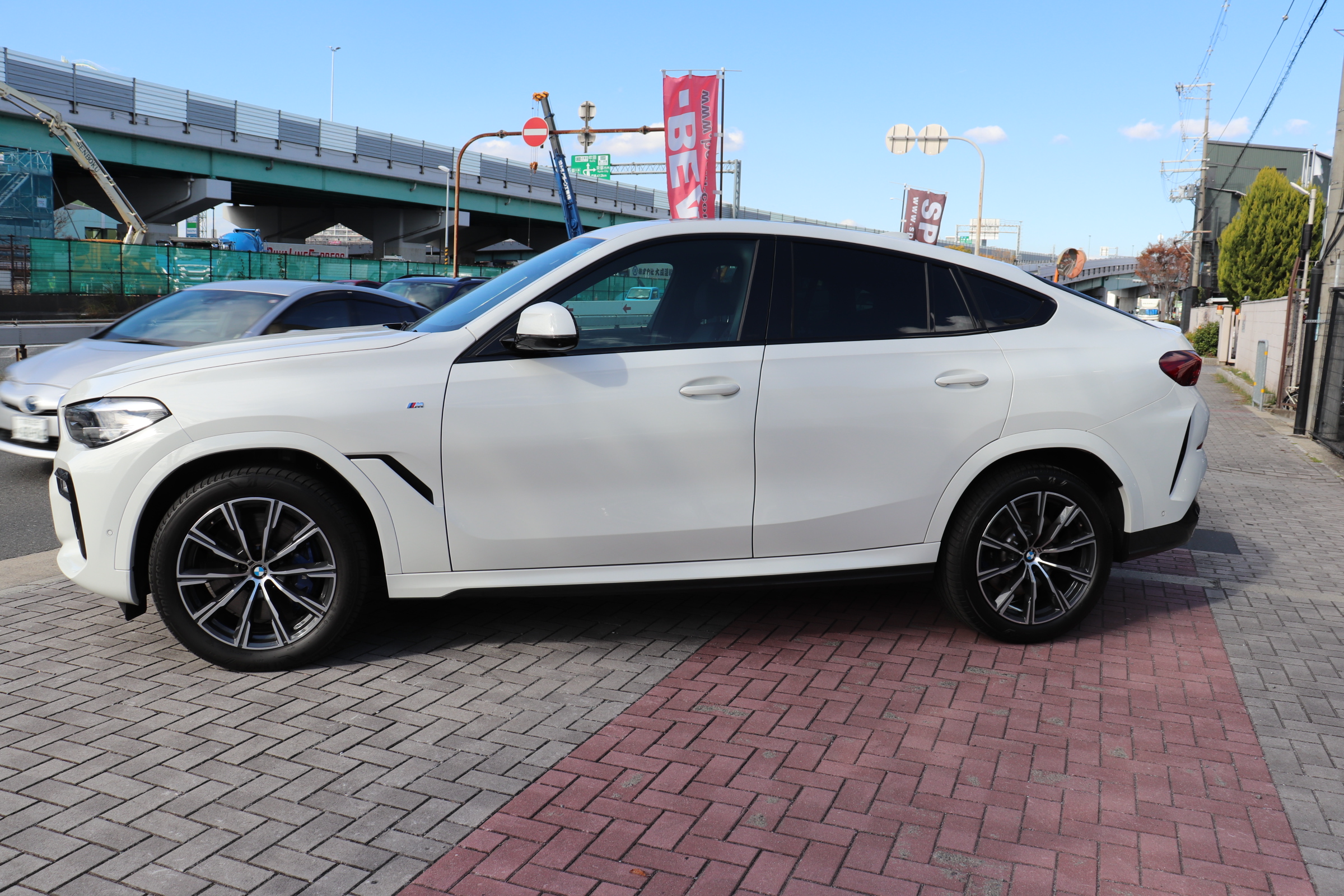 X6 xDrive35d Mスポーツ コンフォート＆プラスパッケージ パノラマSR 黒革 HUD車両画像08