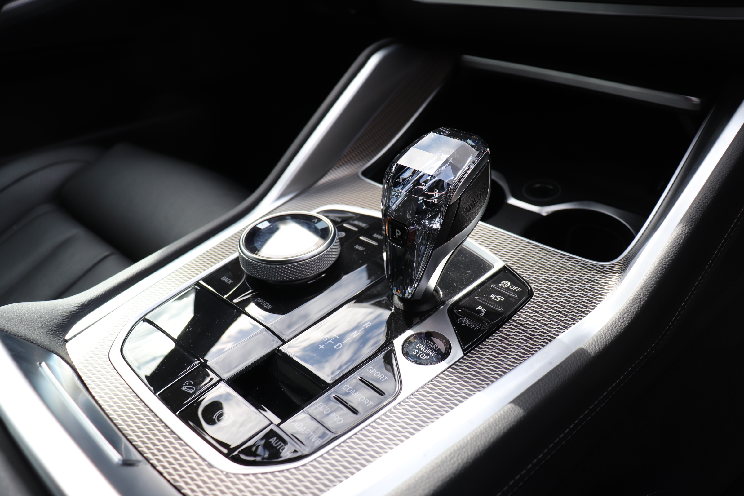X6 xDrive35d Mスポーツ コンフォート＆プラスパッケージ パノラマSR 黒革 HUD車両画像10