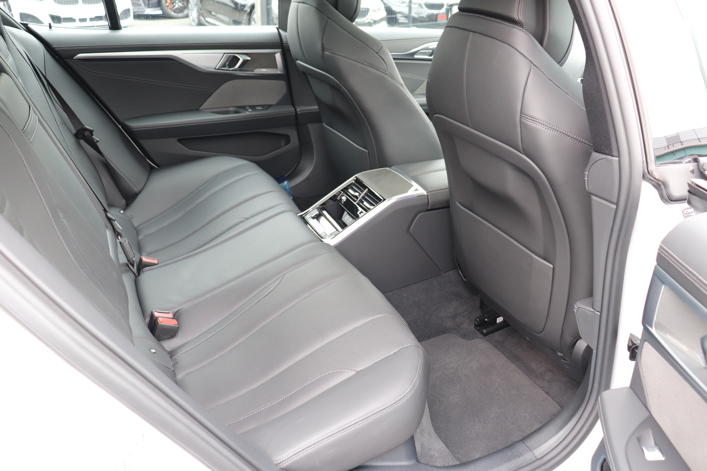 840ⅾグランクーペ後期モデル xDrive EXC Mスポーツ ワンオナ サンルーフ 黒革 ソフトクローズ車両画像11