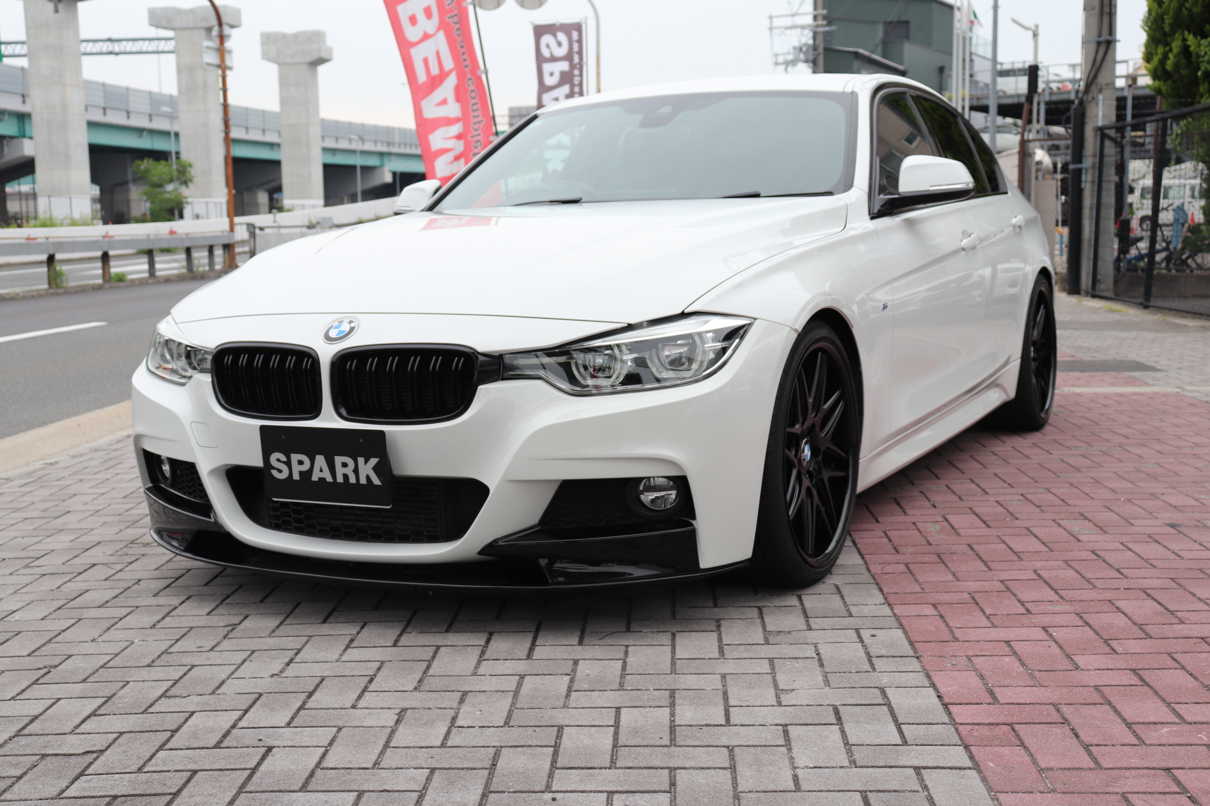 318i Mスポーツ 20インチホイール フロントリップ ローダウンの画像
