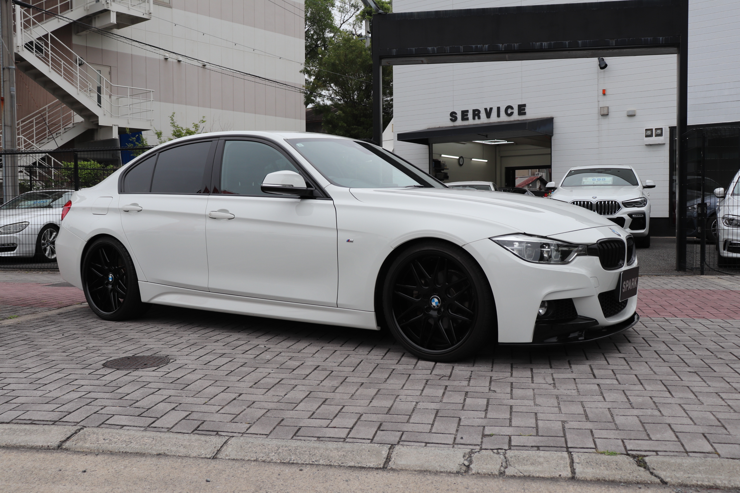 318i Mスポーツ 20インチホイール フロントリップ ローダウン車両画像04