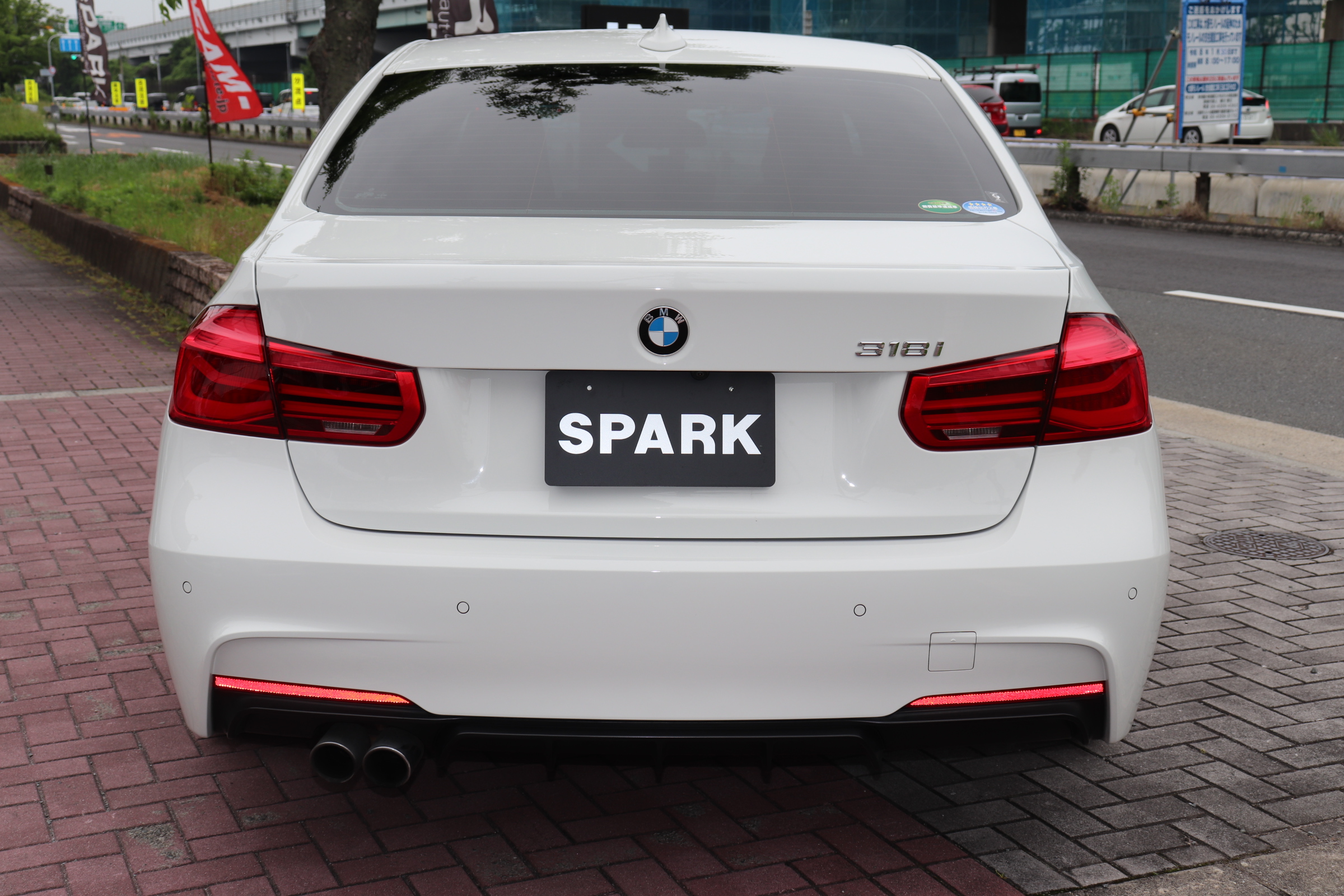 318i Mスポーツ 20インチホイール フロントリップ ローダウン車両画像06