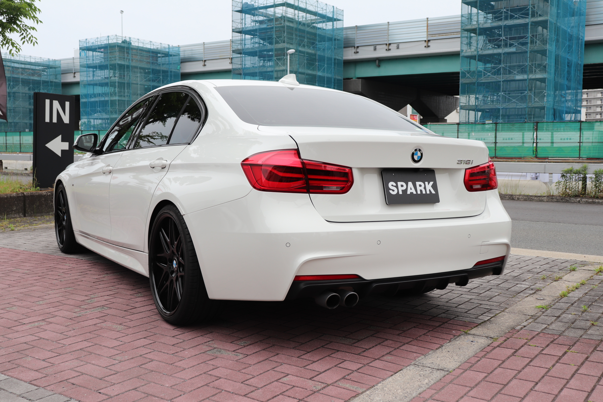 318i Mスポーツ 20インチホイール フロントリップ ローダウン車両画像07