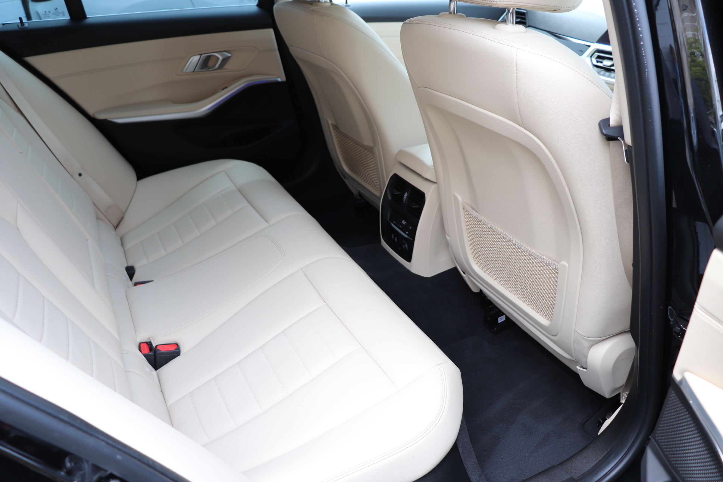 320d xDrive BEAMコンプリートカー ワンオナ 全周囲カメラ オートランク車両画像11