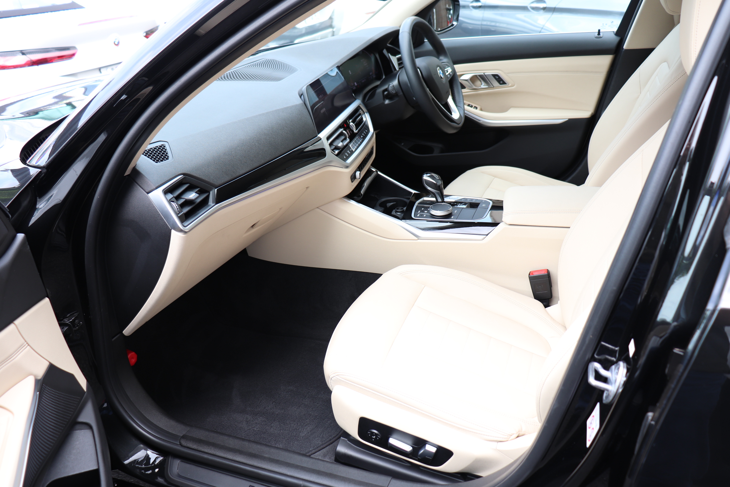 320d xDrive BEAMコンプリートカー ワンオナ 全周囲カメラ オートランク車両画像12
