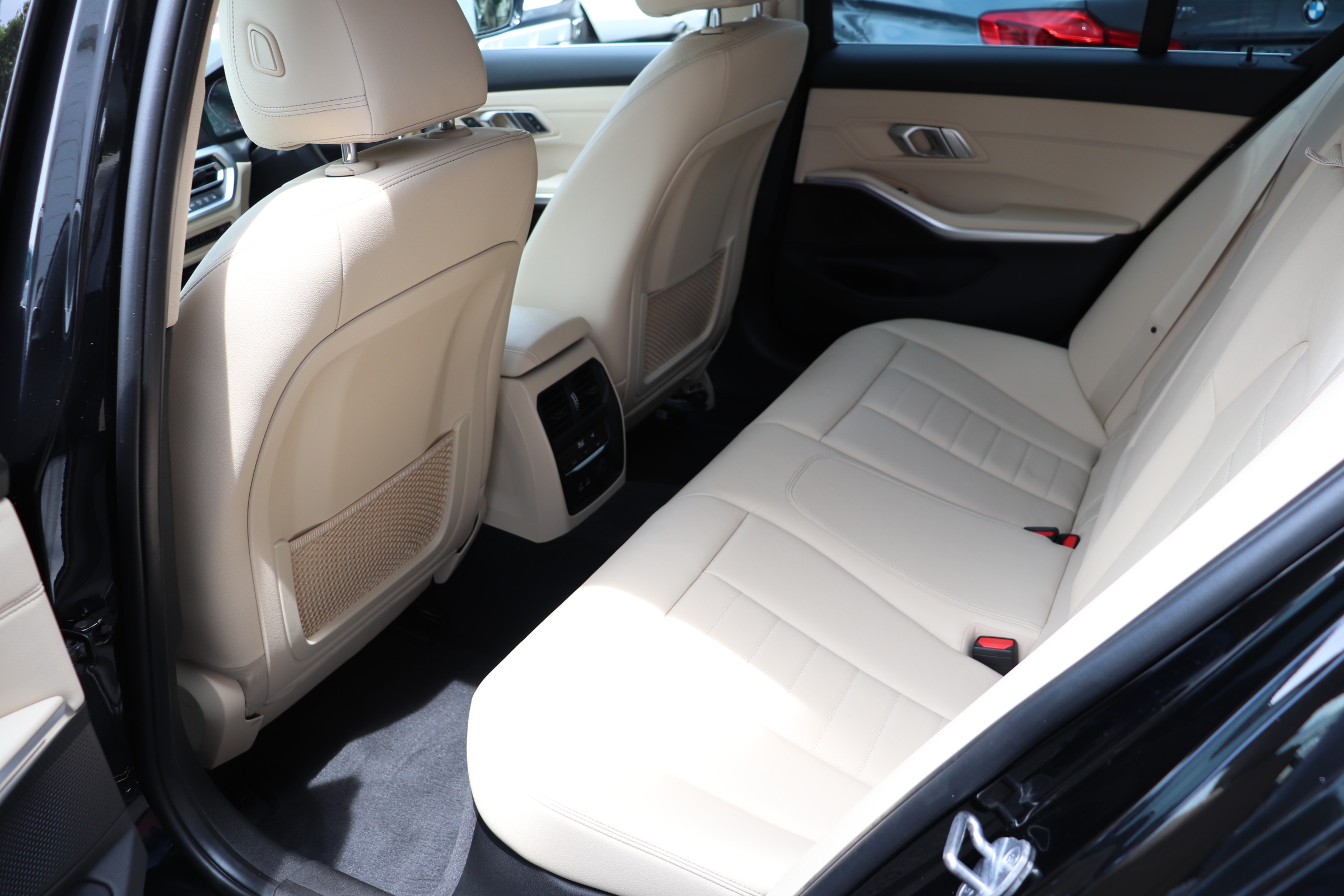 320d xDrive BEAMコンプリートカー ワンオナ 全周囲カメラ オートランク車両画像13