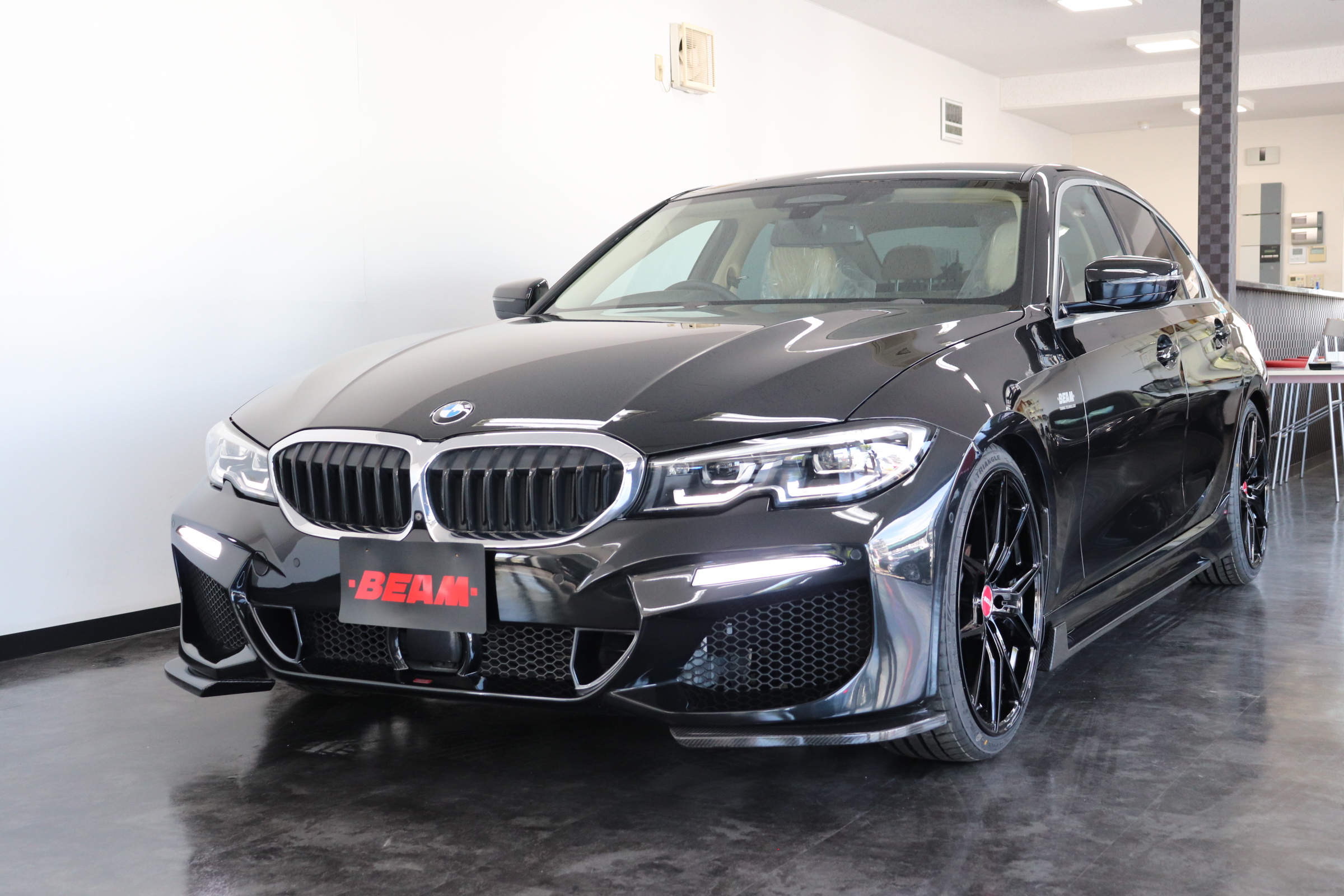 320d xDrive BEAMコンプリートカー ワンオナ 全周囲カメラ オートランクの画像