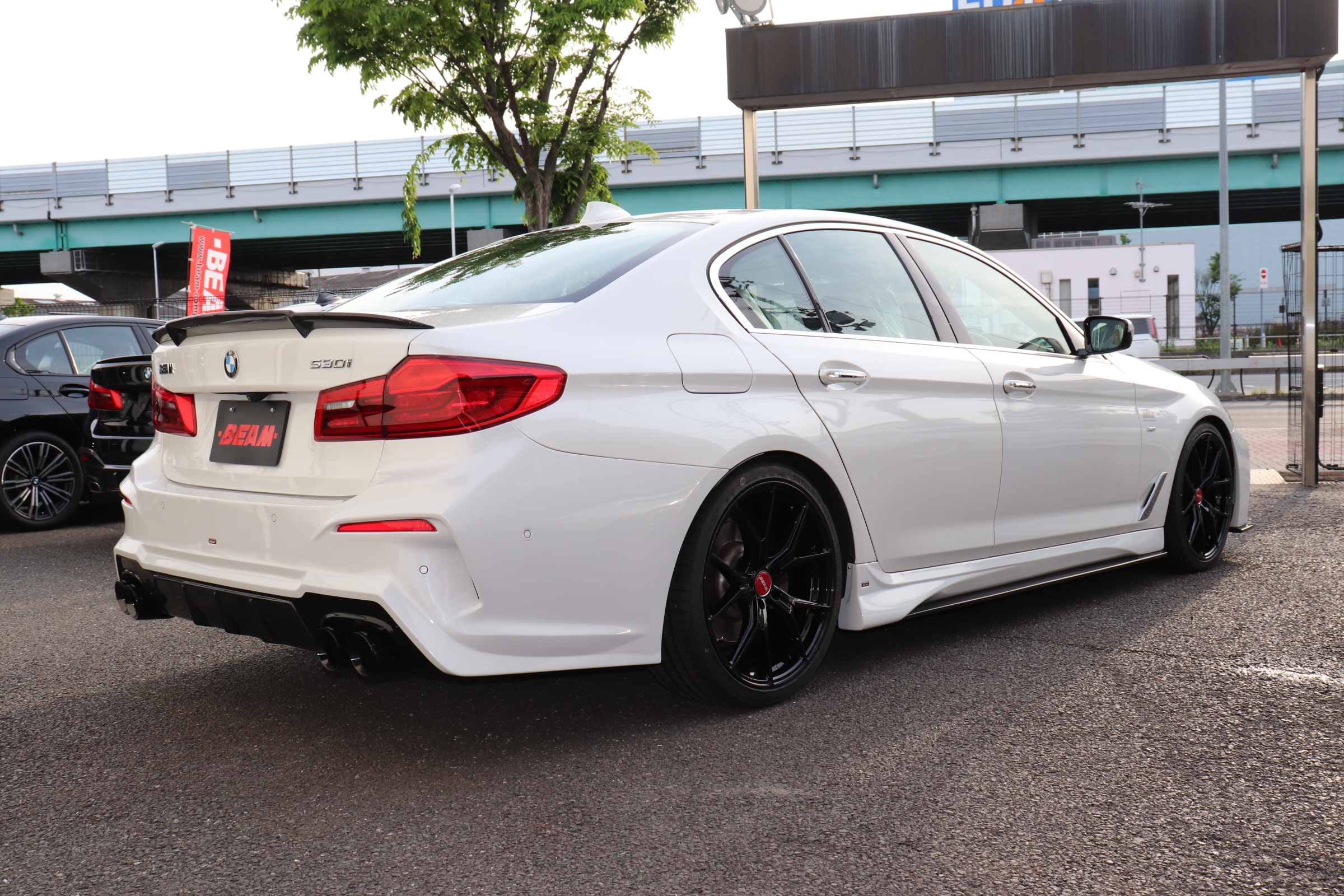 530i ラグジュアリーBEAMコンプリートカー ワンオナ 黒革 HUD ジェスチャーC車両画像05