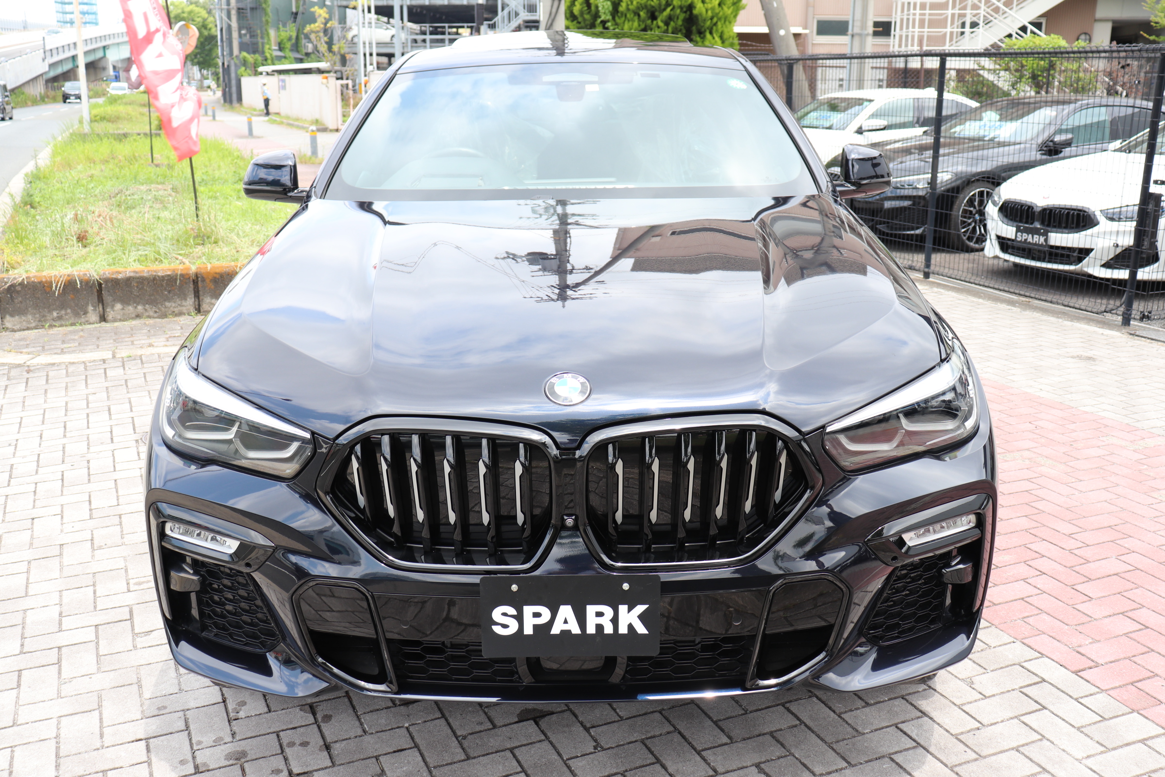 X6 xDrive35d Mスポーツ コンフォート＆プラスP 22インチAW カーボントリム 黒革車両画像02