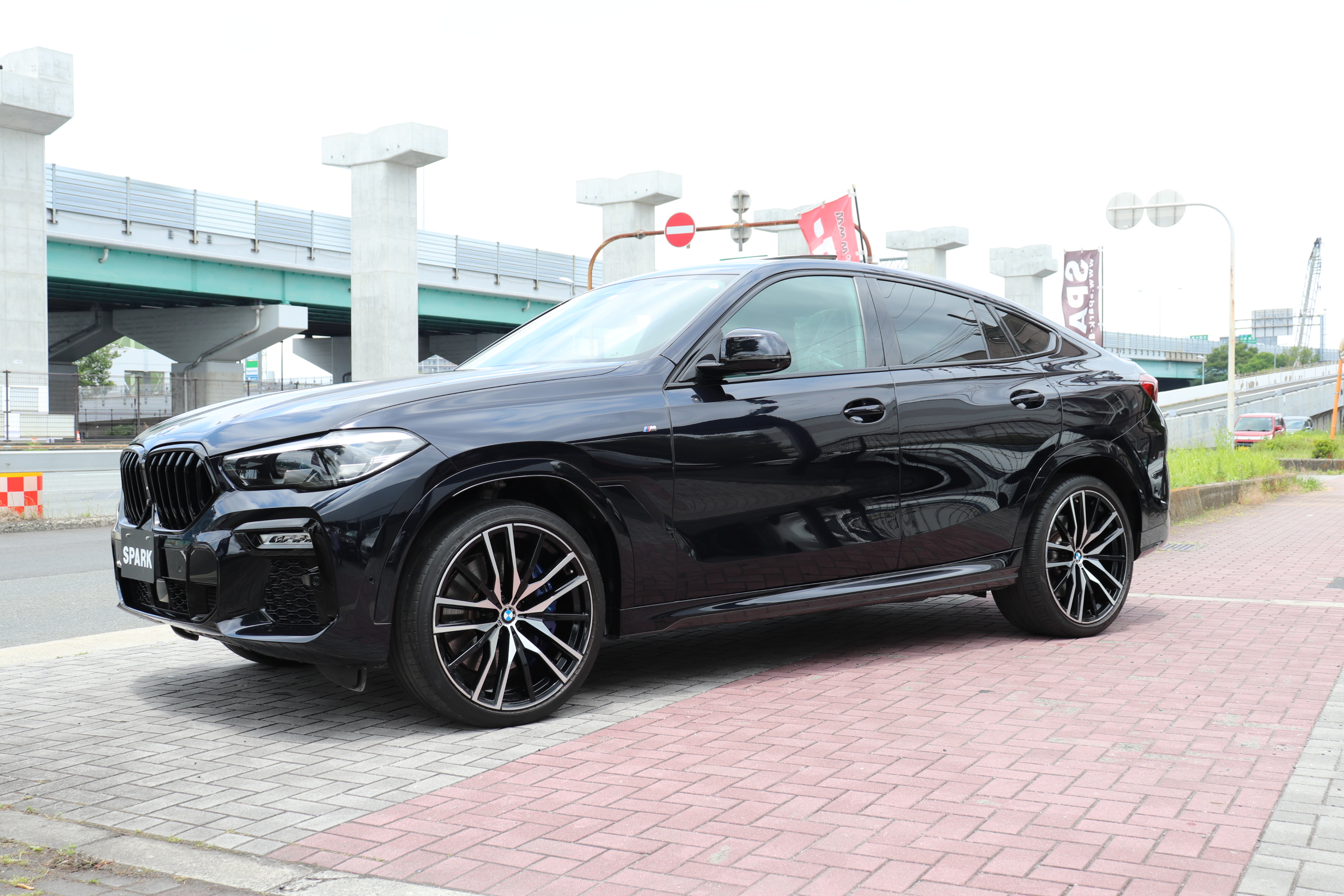 X6 xDrive35d Mスポーツ コンフォート＆プラスP 22インチAW カーボントリム 黒革車両画像08