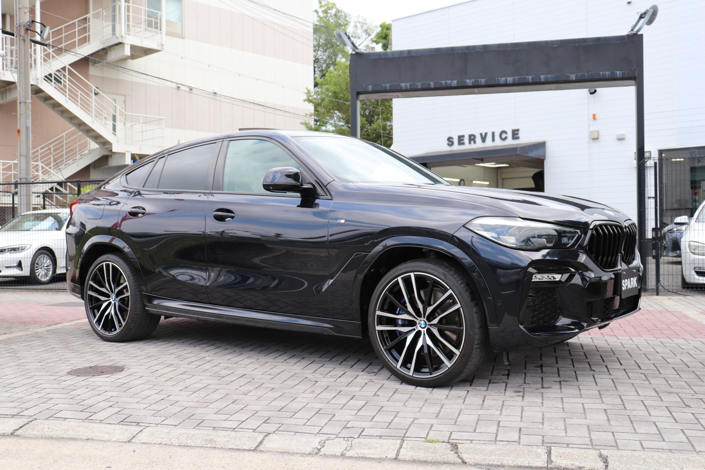 X6 xDrive35d Mスポーツ コンフォート＆プラスP 22インチAW カーボントリム 黒革車両画像04