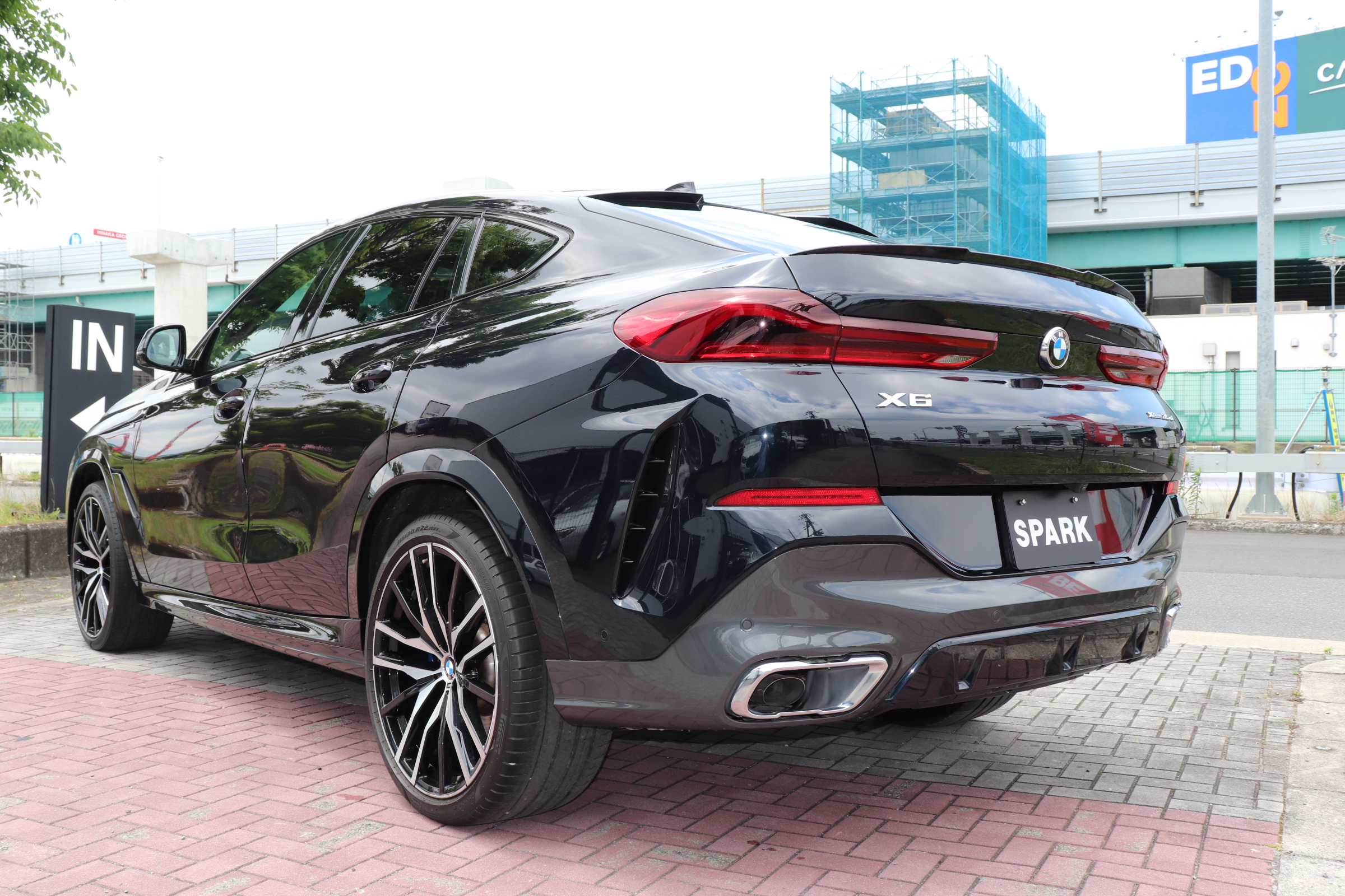 X6 xDrive35d Mスポーツ コンフォート＆プラスP 22インチAW カーボントリム 黒革車両画像07