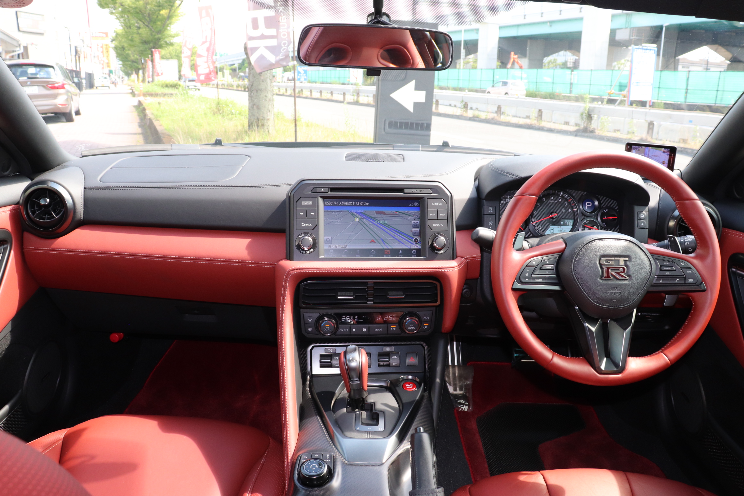 GT-R 3.8プレミアムエディション 4WD ワンオーナー 赤革 屋内保管 禁煙車両画像08