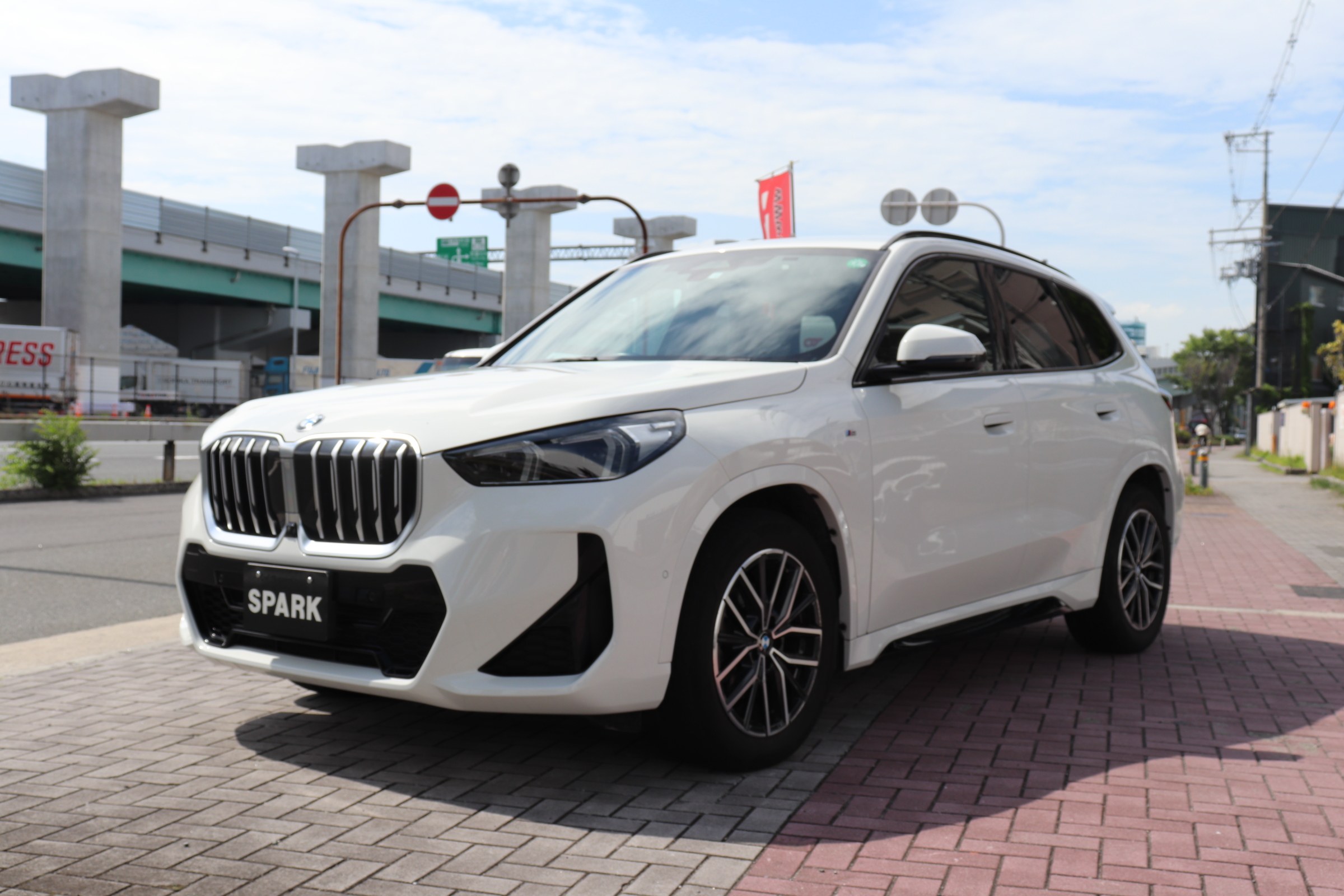 X1 ｘDrive 20i Ｍスポーツ 全周カメラ アンビエントライト オートRゲート車両画像09