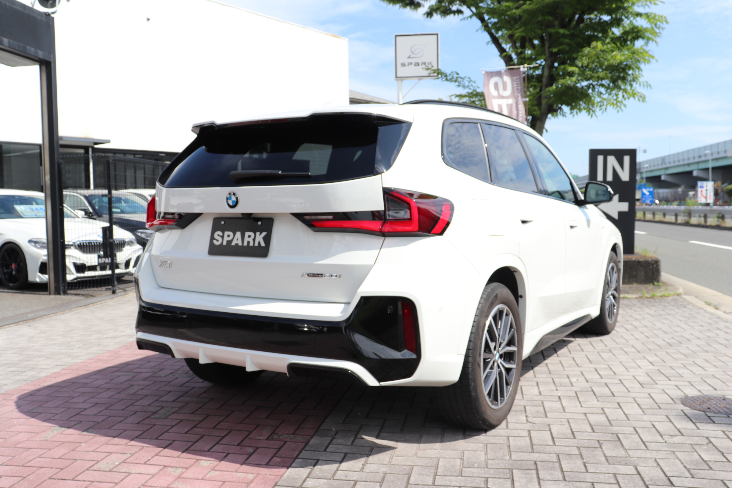X1 ｘDrive 20i Ｍスポーツ 全周カメラ アンビエントライト オートRゲート車両画像05