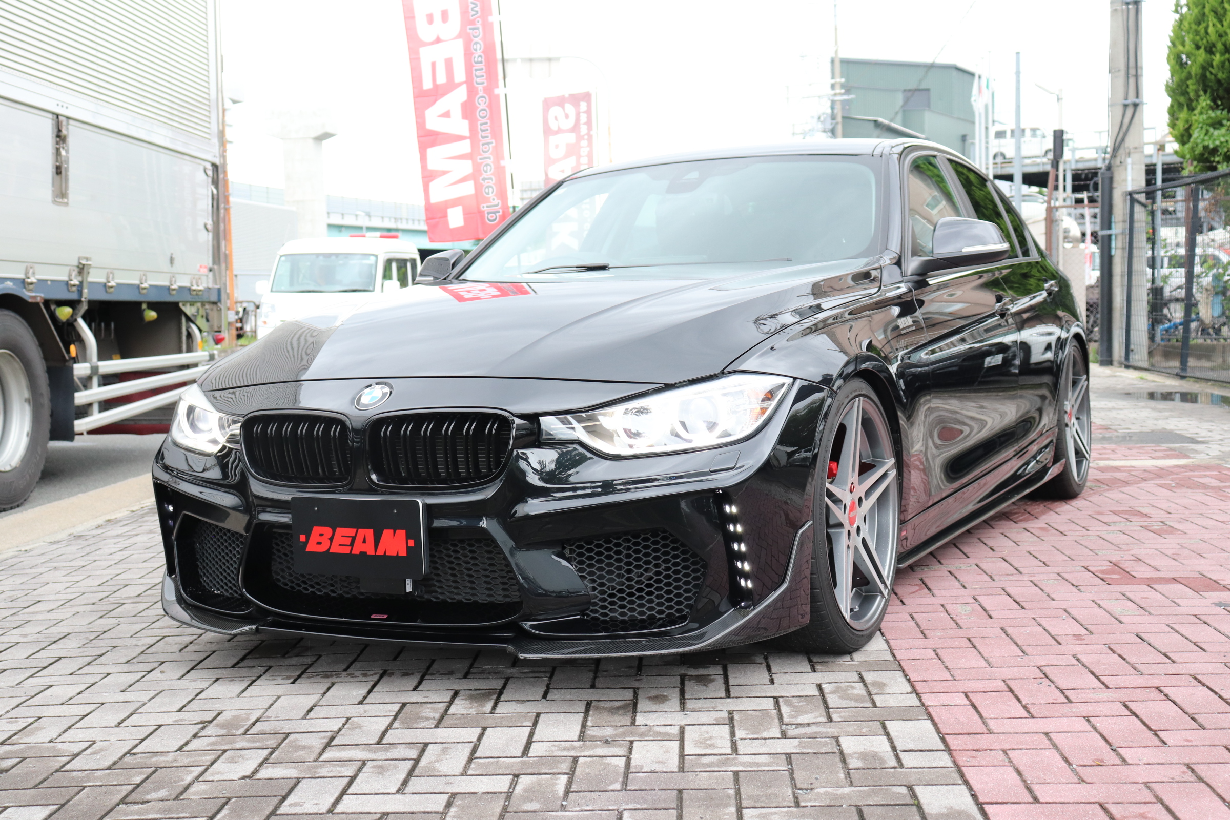 320i BEAMコンプリートカー ACC ブラックグリル アンドロイドモニターの画像