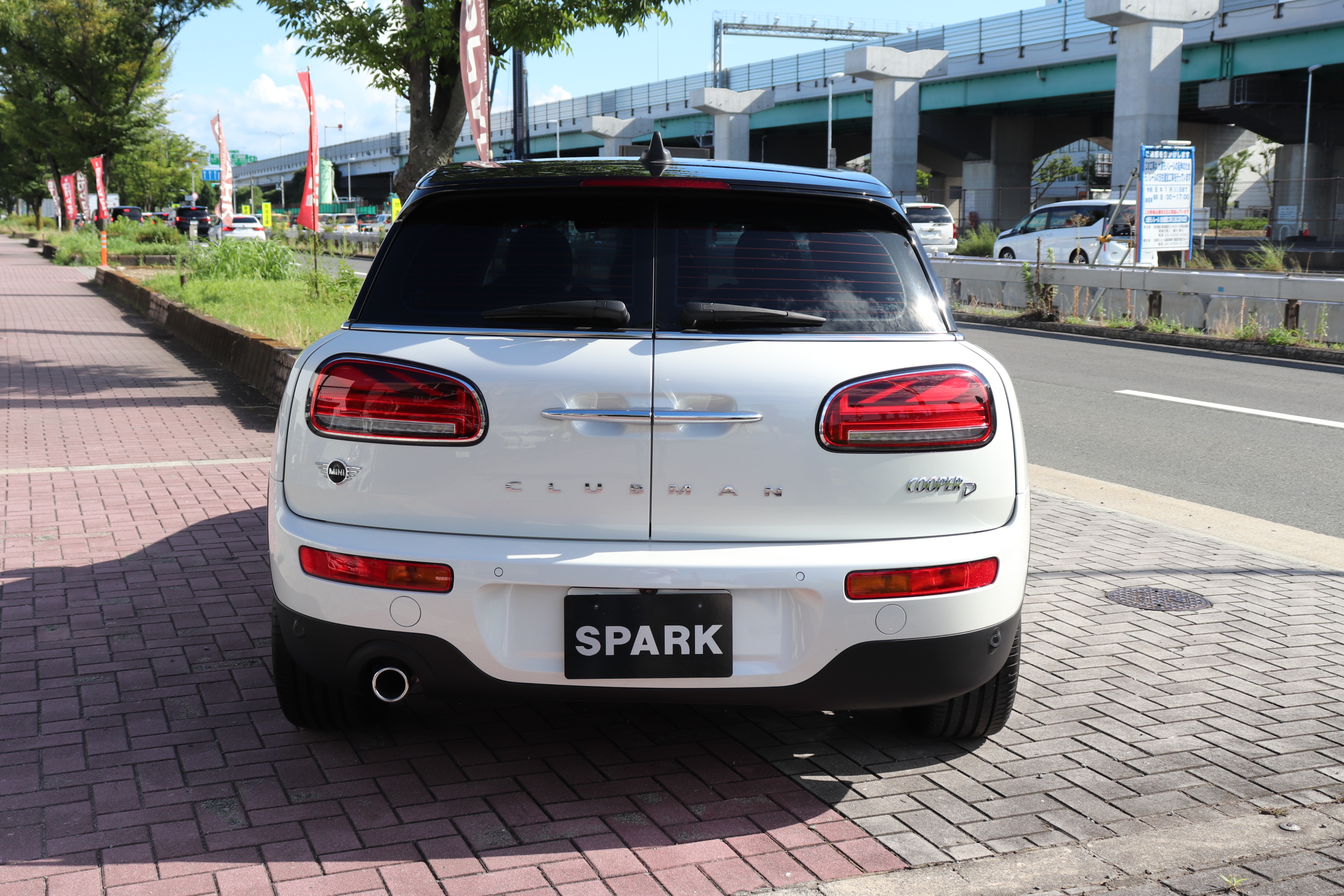 MINI クーパーDクラブマン プレミアムプラスパッケージ ワンオーナー 最終モデル車両画像06
