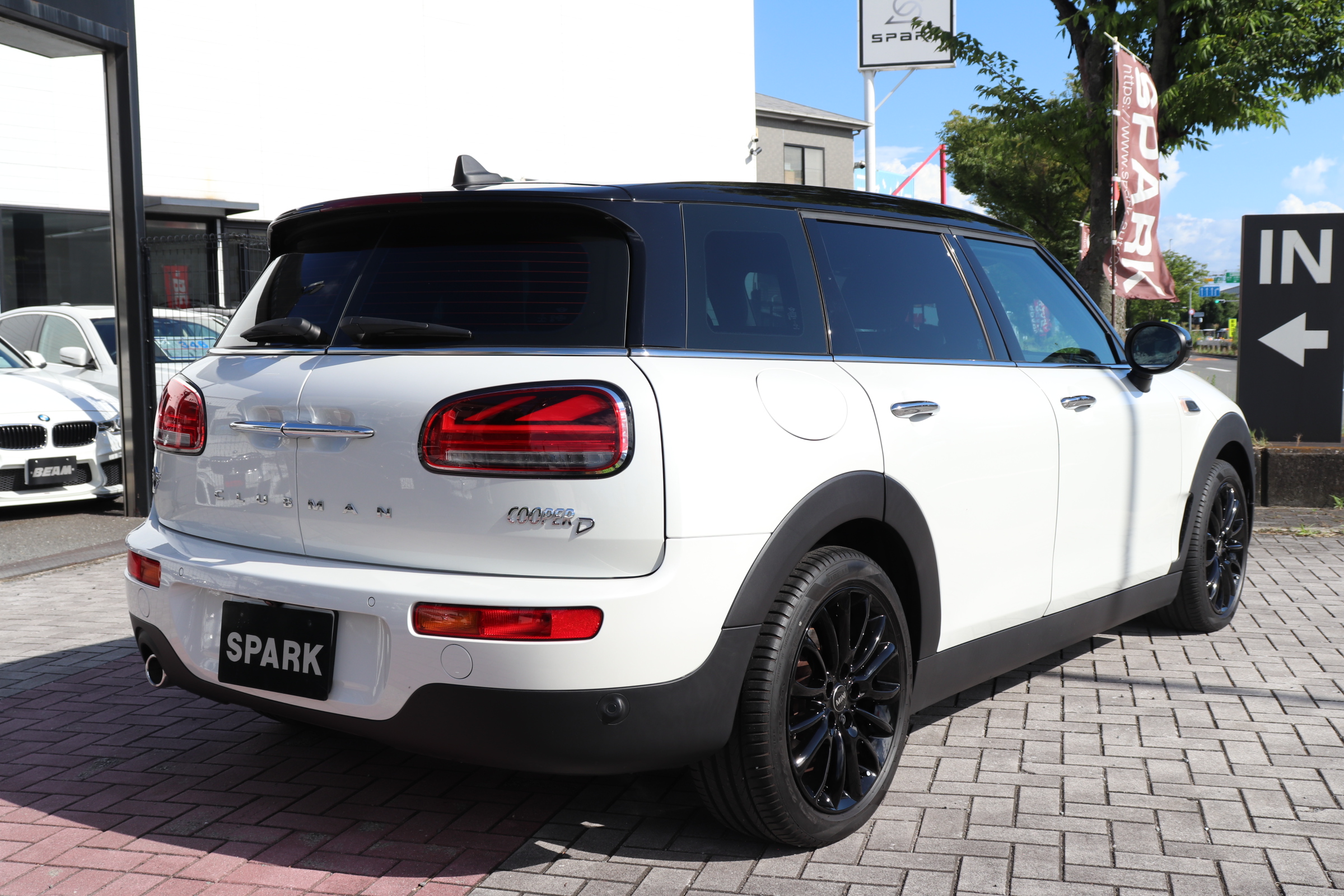 MINI クーパーDクラブマン プレミアムプラスパッケージ ワンオーナー 最終モデル車両画像05