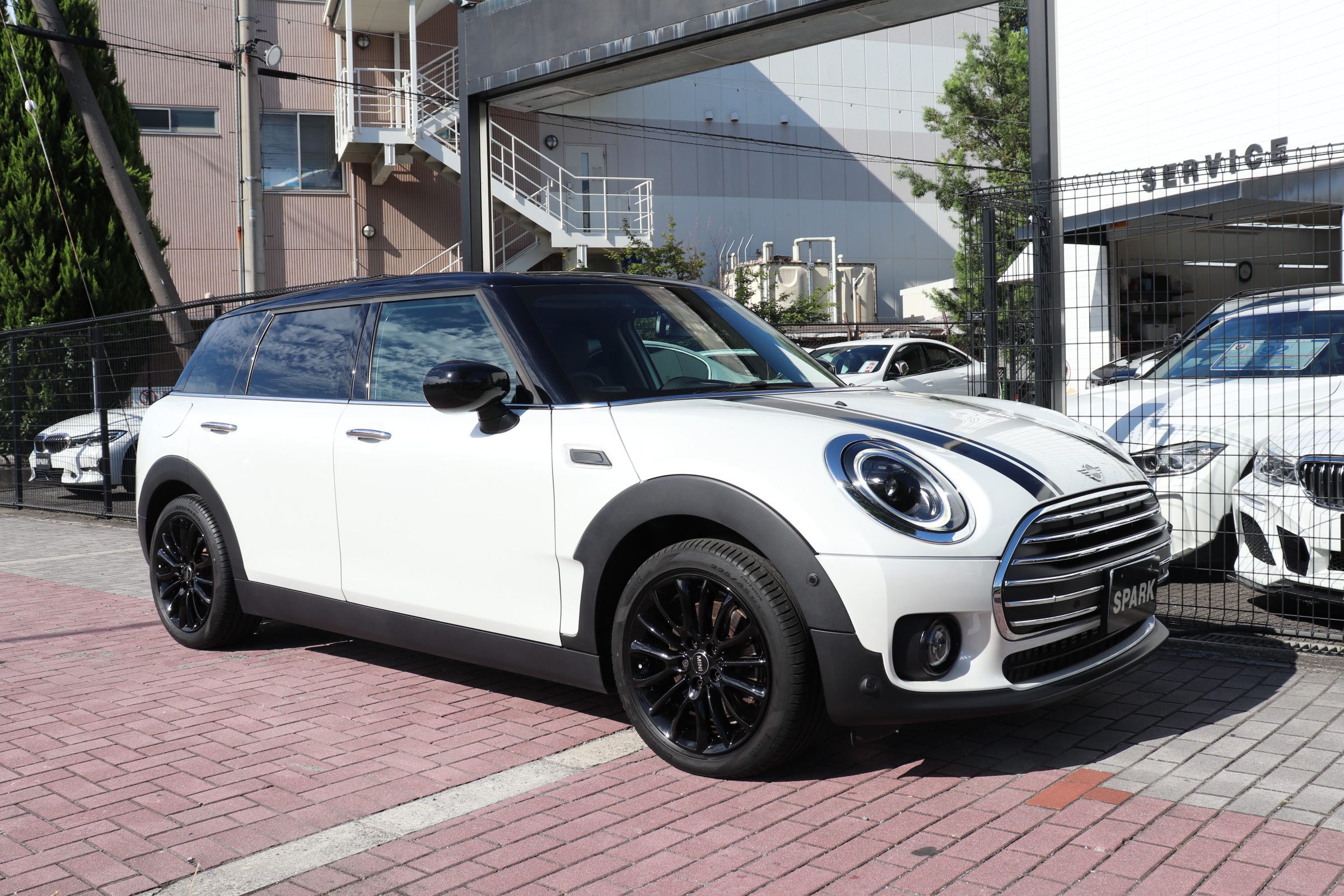 MINI クーパーDクラブマン プレミアムプラスパッケージ ワンオーナー 最終モデル車両画像03