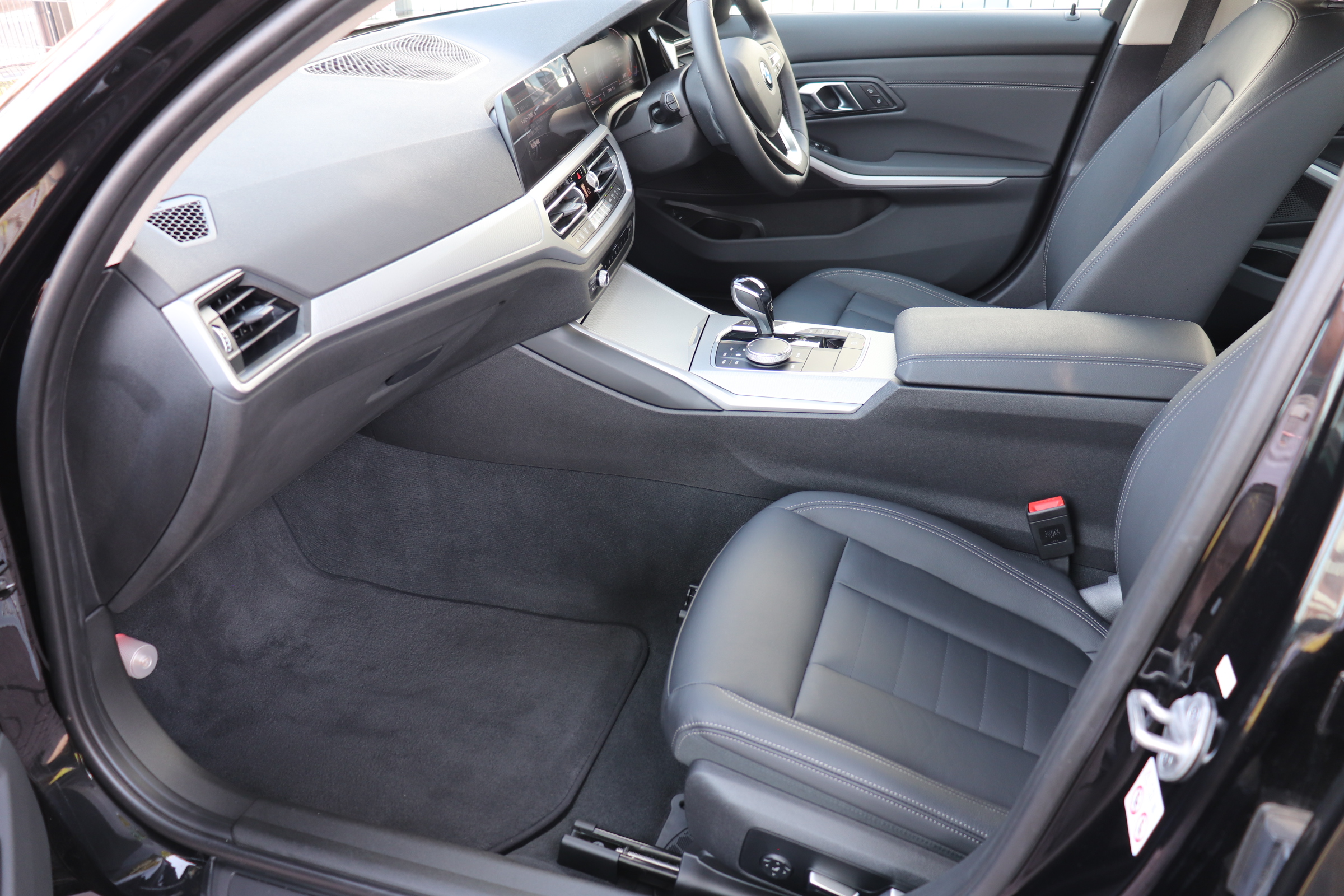 320i ハイラインパッケージ BEAMコンプリートカー ブラックレザー オートトランク車両画像13