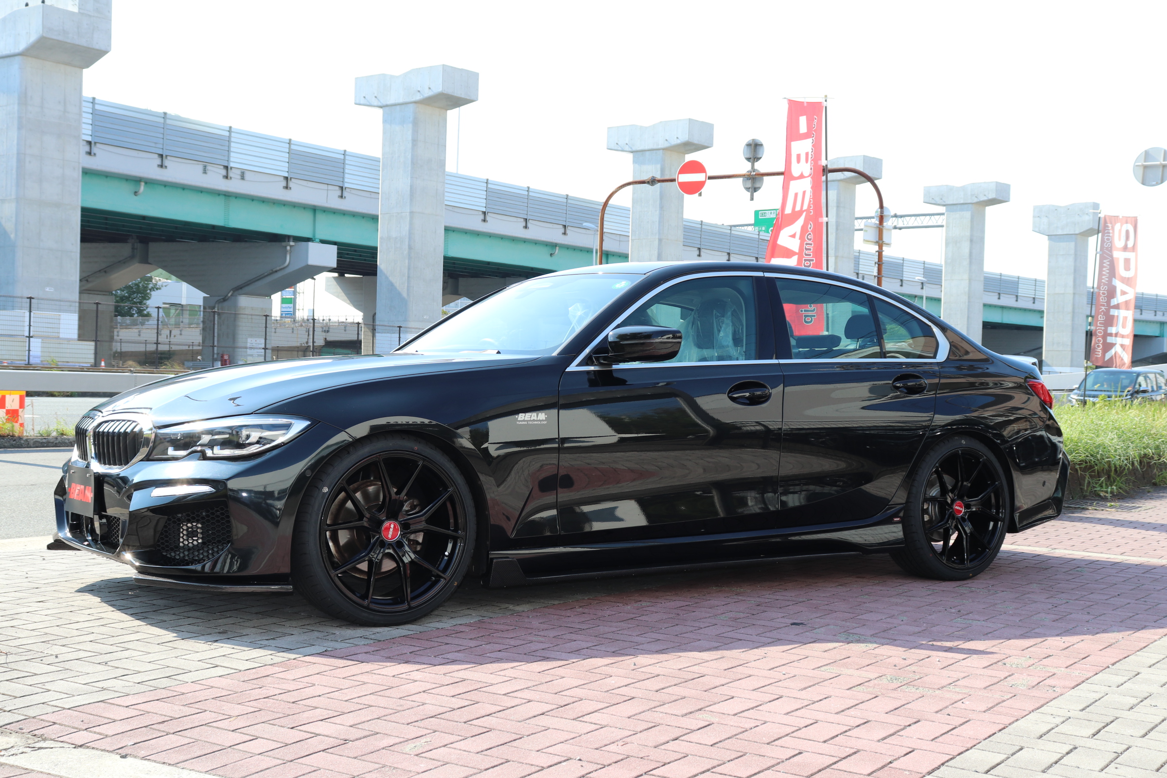 320i ハイラインパッケージ BEAMコンプリートカー ブラックレザー オートトランク車両画像08