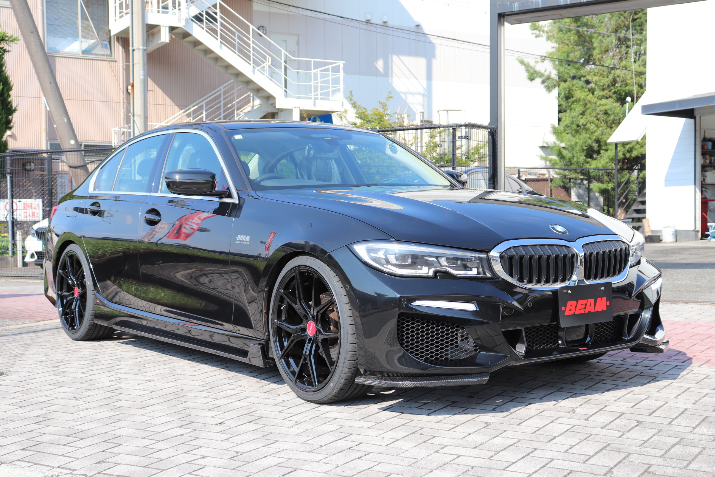 320i ハイラインパッケージ BEAMコンプリートカー ブラックレザー オートトランク車両画像03