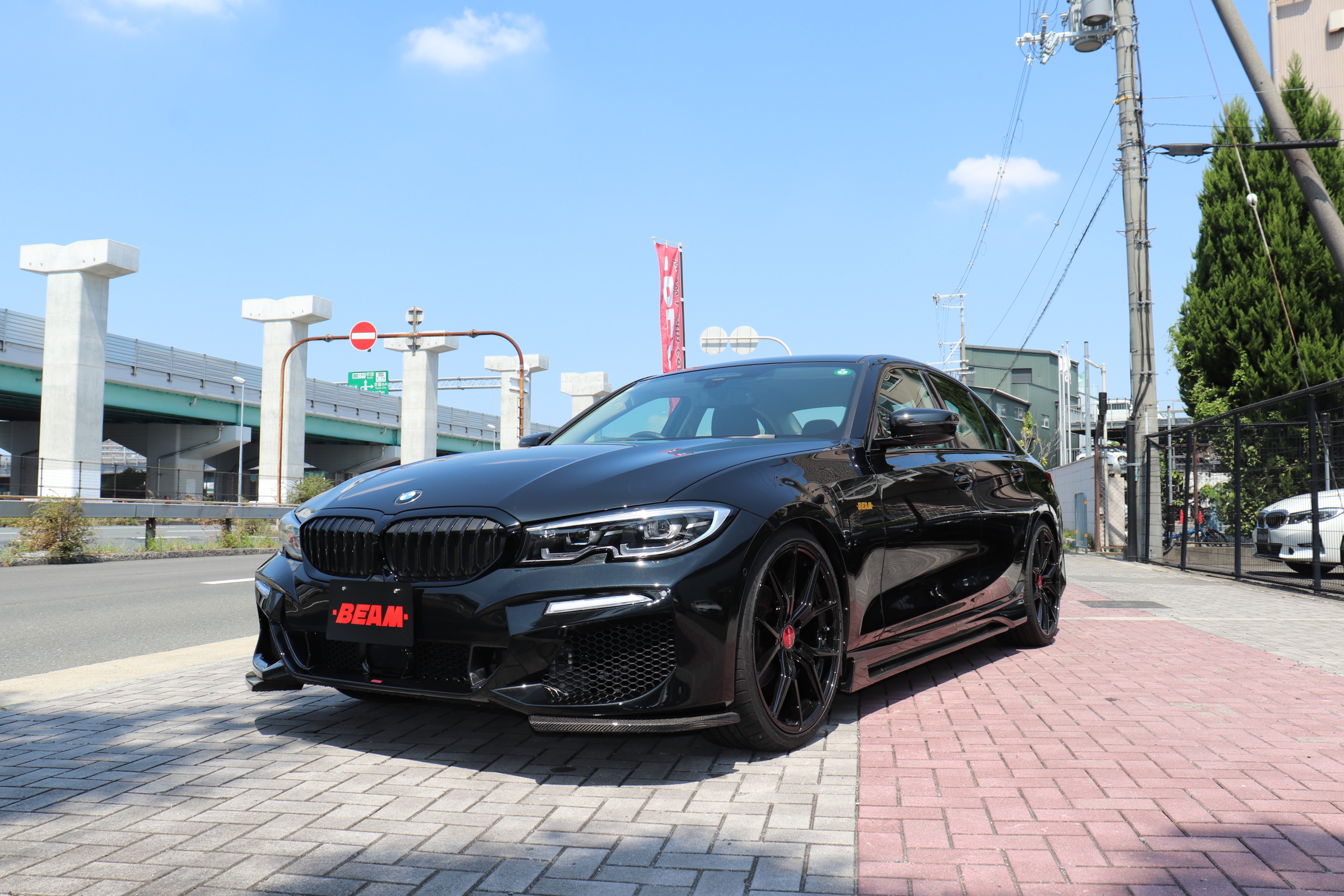 320i ハイラインパッケージ BEAMコンプリートカー ブラックレザー オートトランク車両画像04
