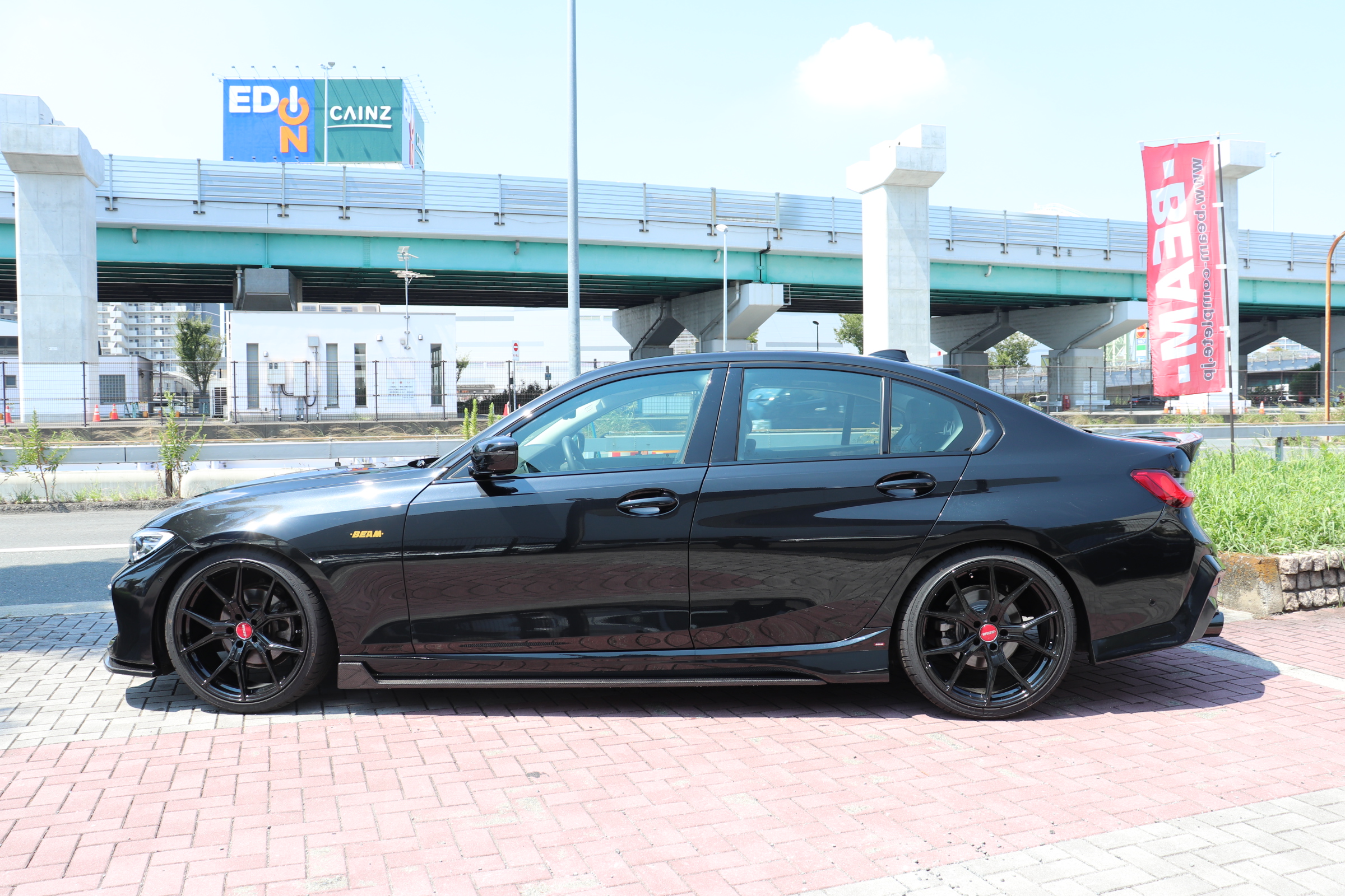 320i ハイラインパッケージ BEAMコンプリートカー ブラックレザー オートトランク車両画像06