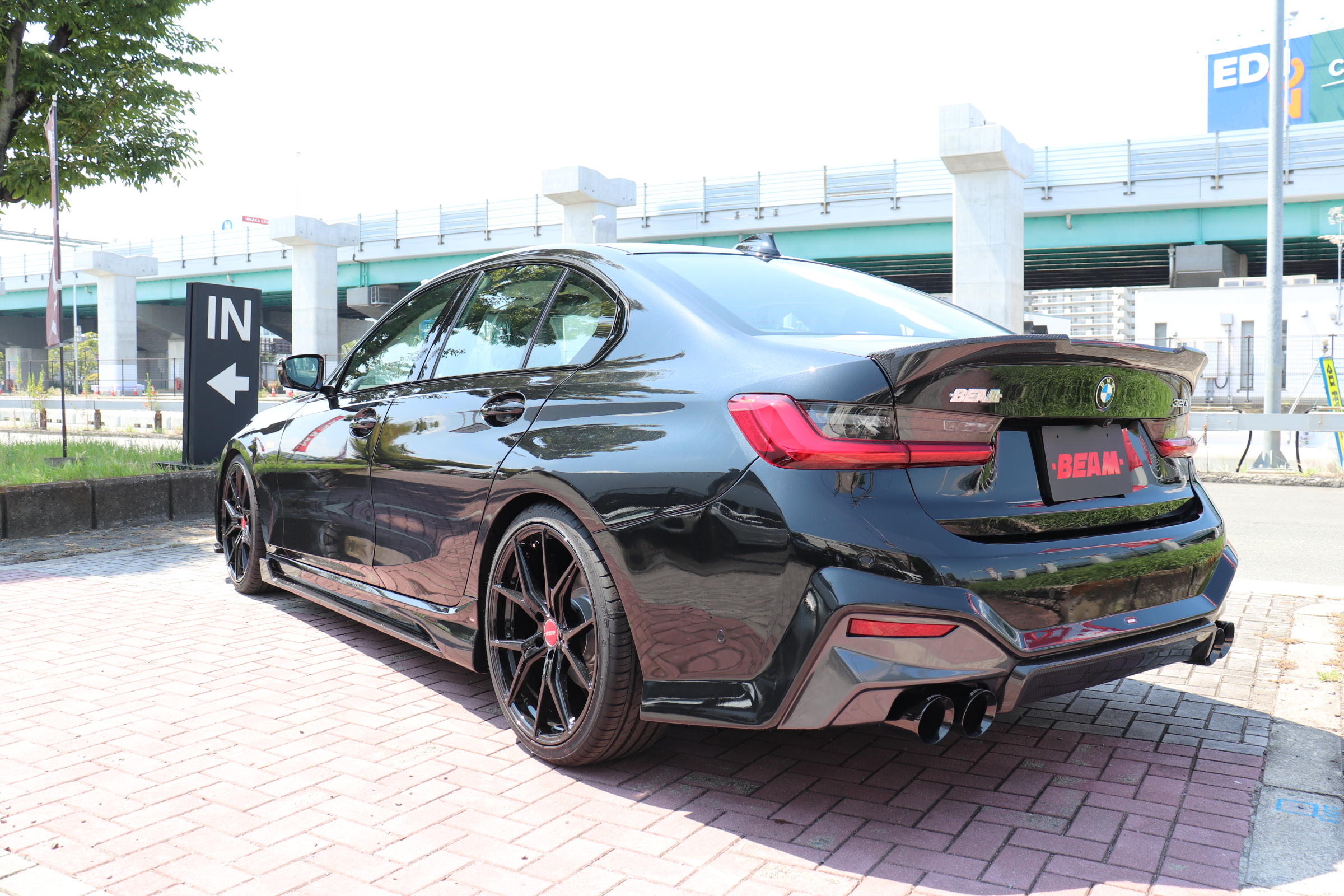 320i ハイラインパッケージ BEAMコンプリートカー ブラックレザー オートトランク車両画像07