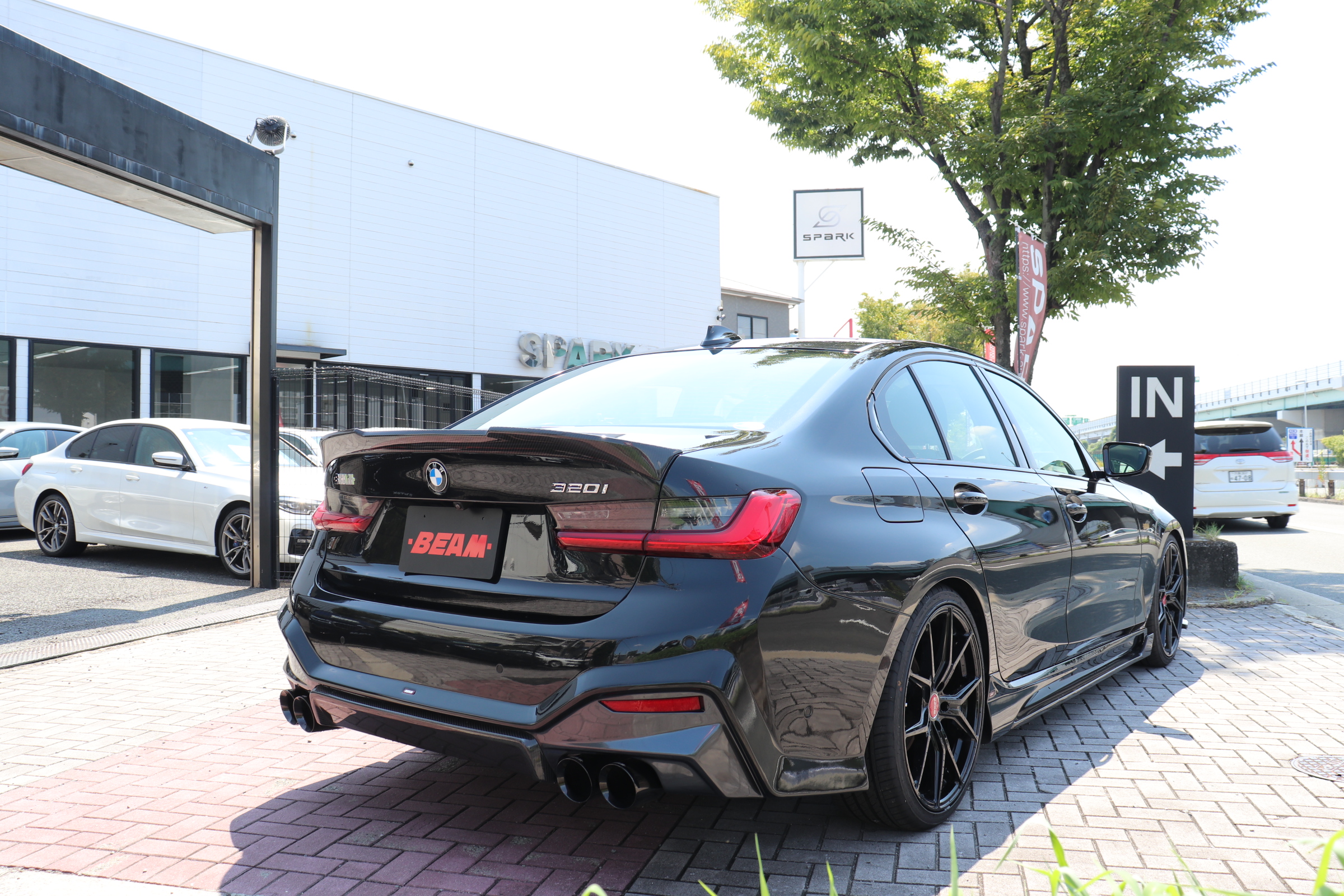 320i ハイラインパッケージ BEAMコンプリートカー ブラックレザー オートトランク車両画像08