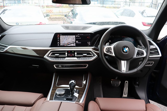 X5 xDrive35d Mスポーツ　ブラウンレザー　パノラマサンルーフ　オートトランク車両画像12