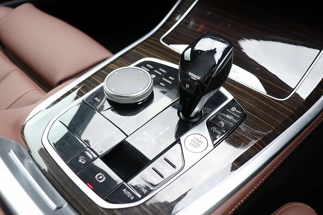 X5 xDrive35d Mスポーツ　ブラウンレザー　パノラマサンルーフ　オートトランク車両画像13