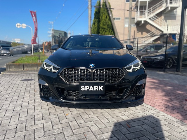 M235i xドライブ グランクーペ 4WD プラスパッケージ BMWライブコックピット アンビエントライト車両画像02